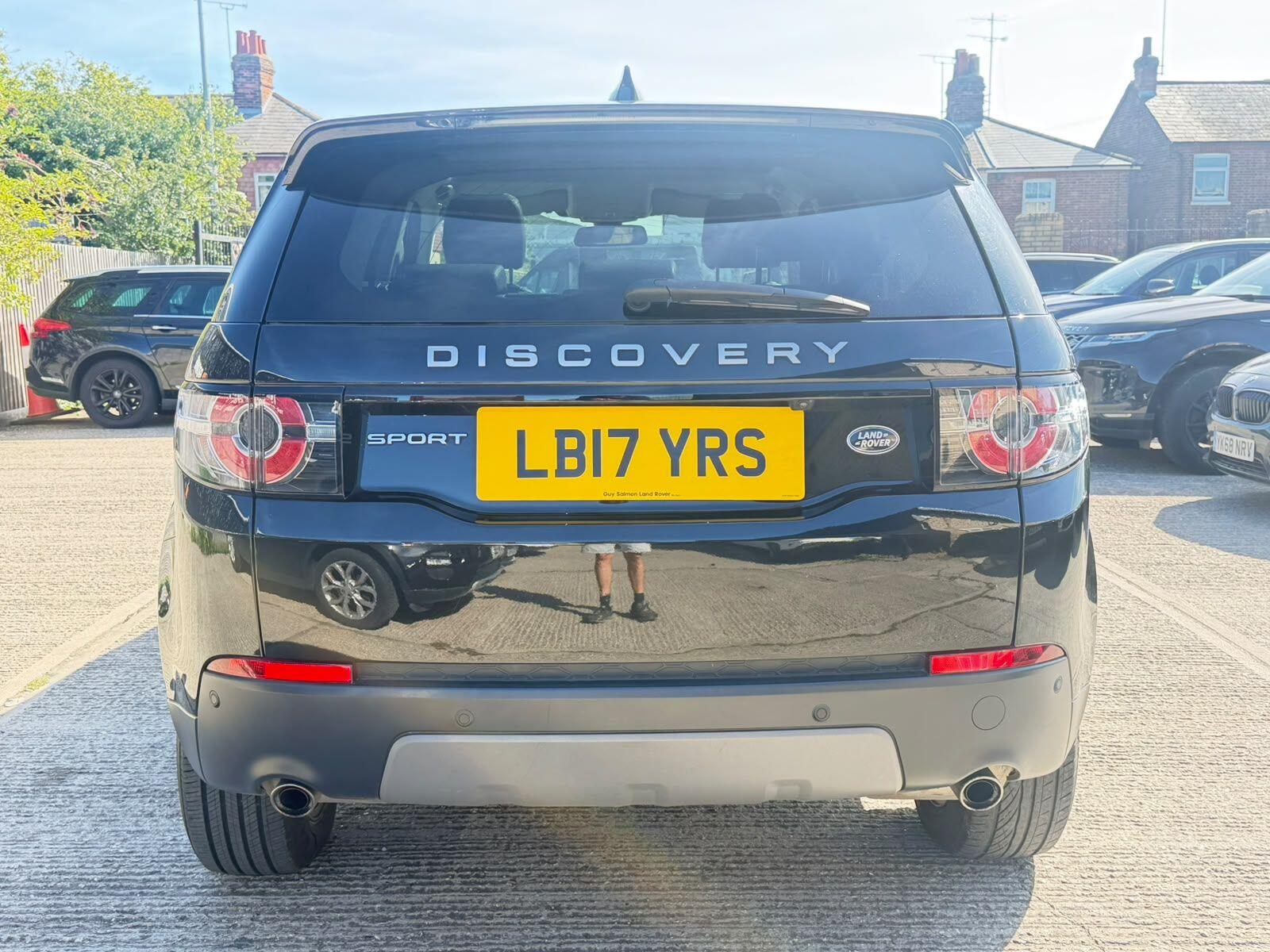 Land Rover Discovery Sport view 8