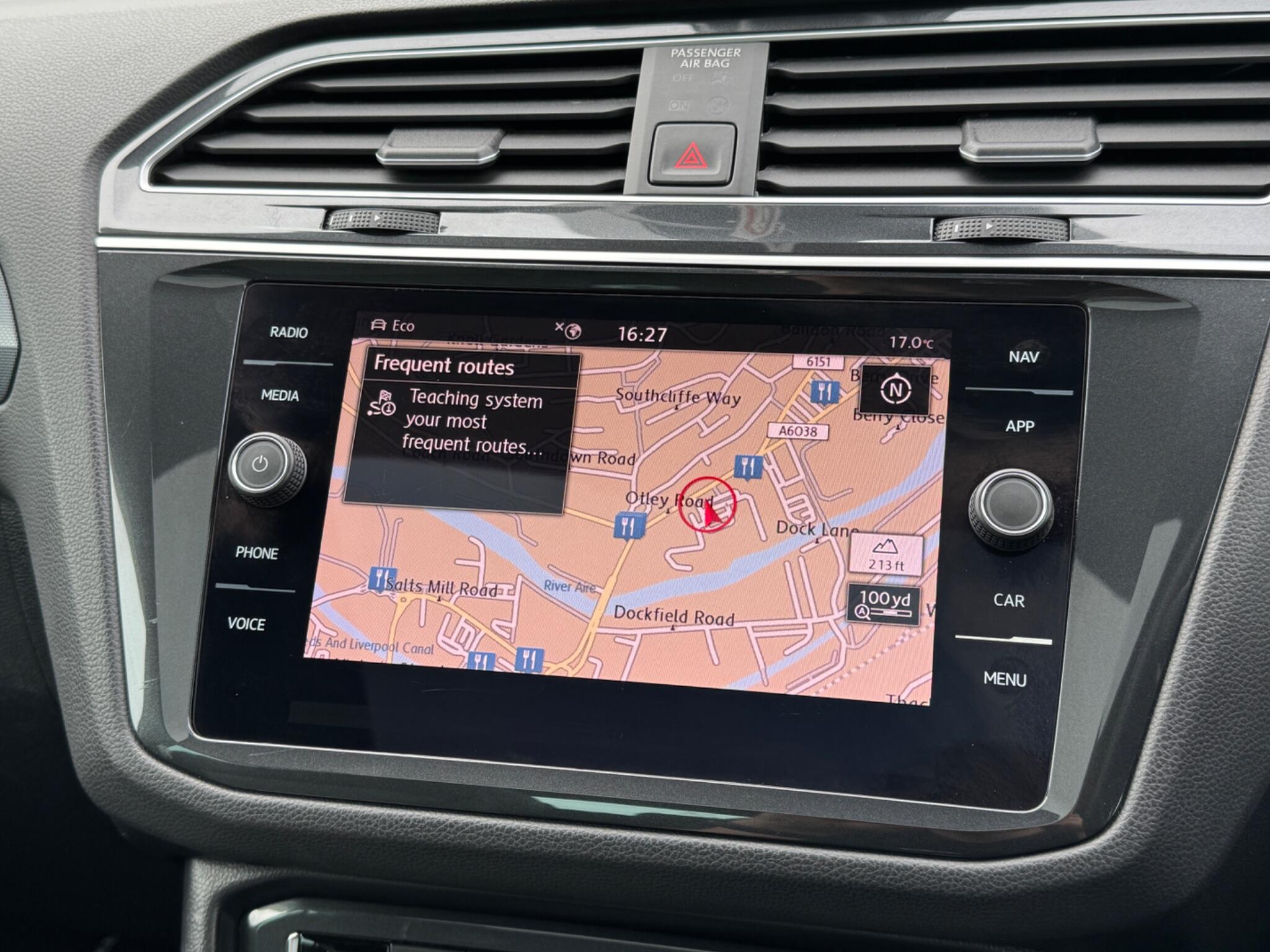 Volkswagen Tiguan view 18