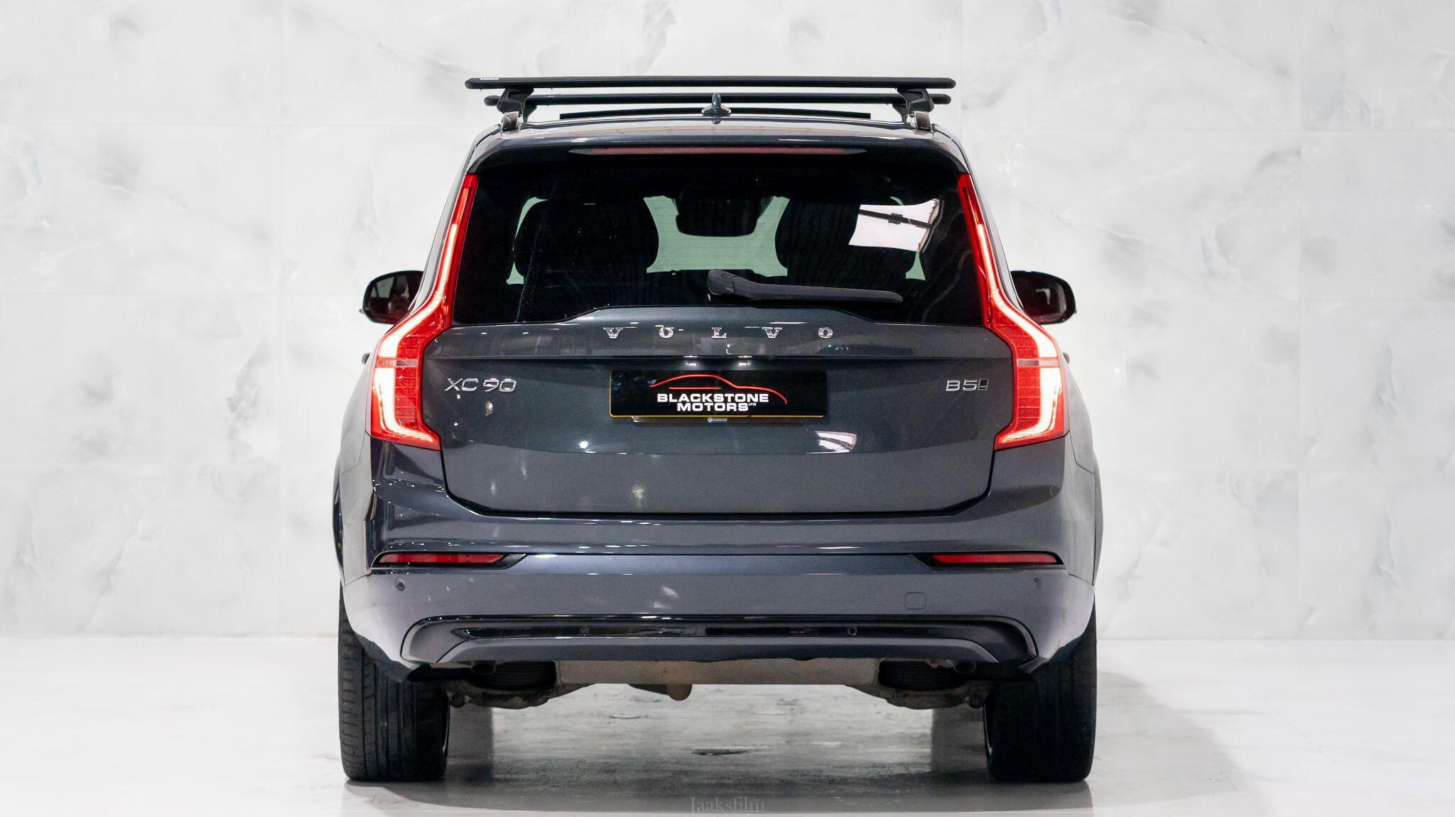 Volvo XC90 view 6