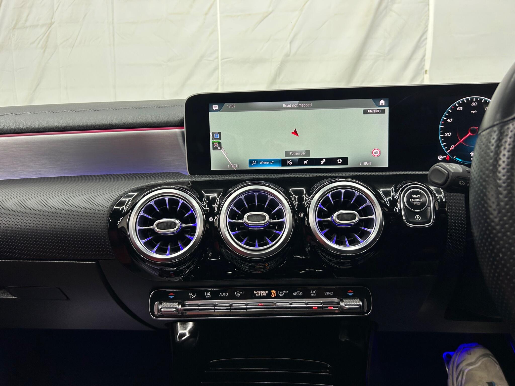 Mercedes-Benz Cla view 41