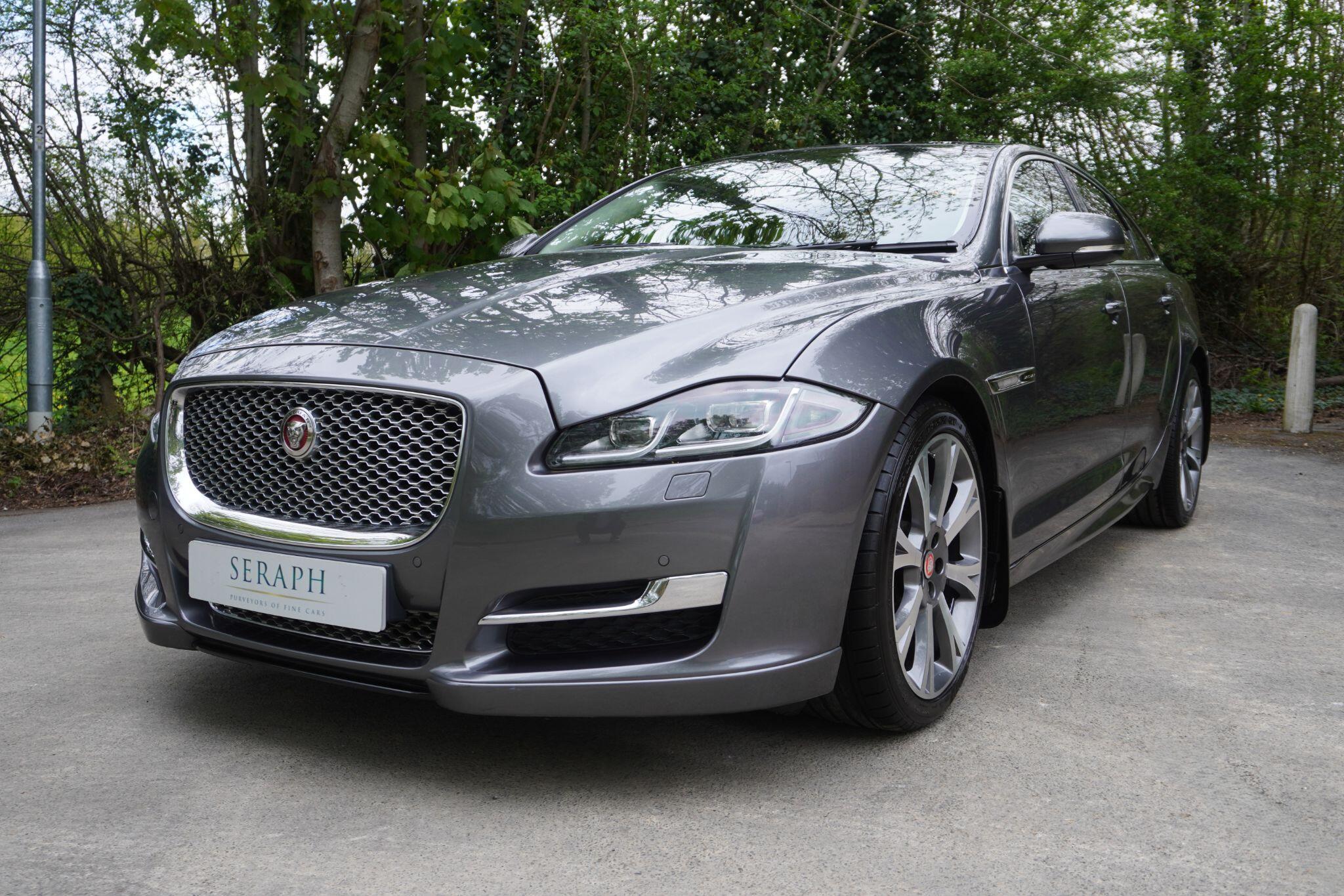 Jaguar XJ main image