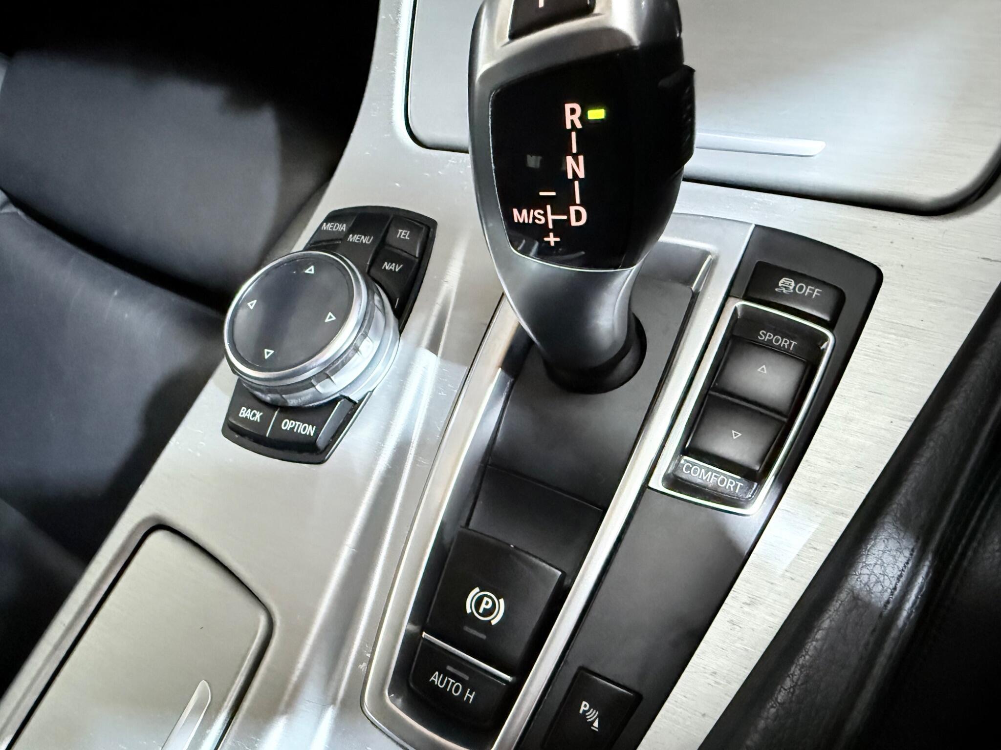 BMW 5 Series view 37