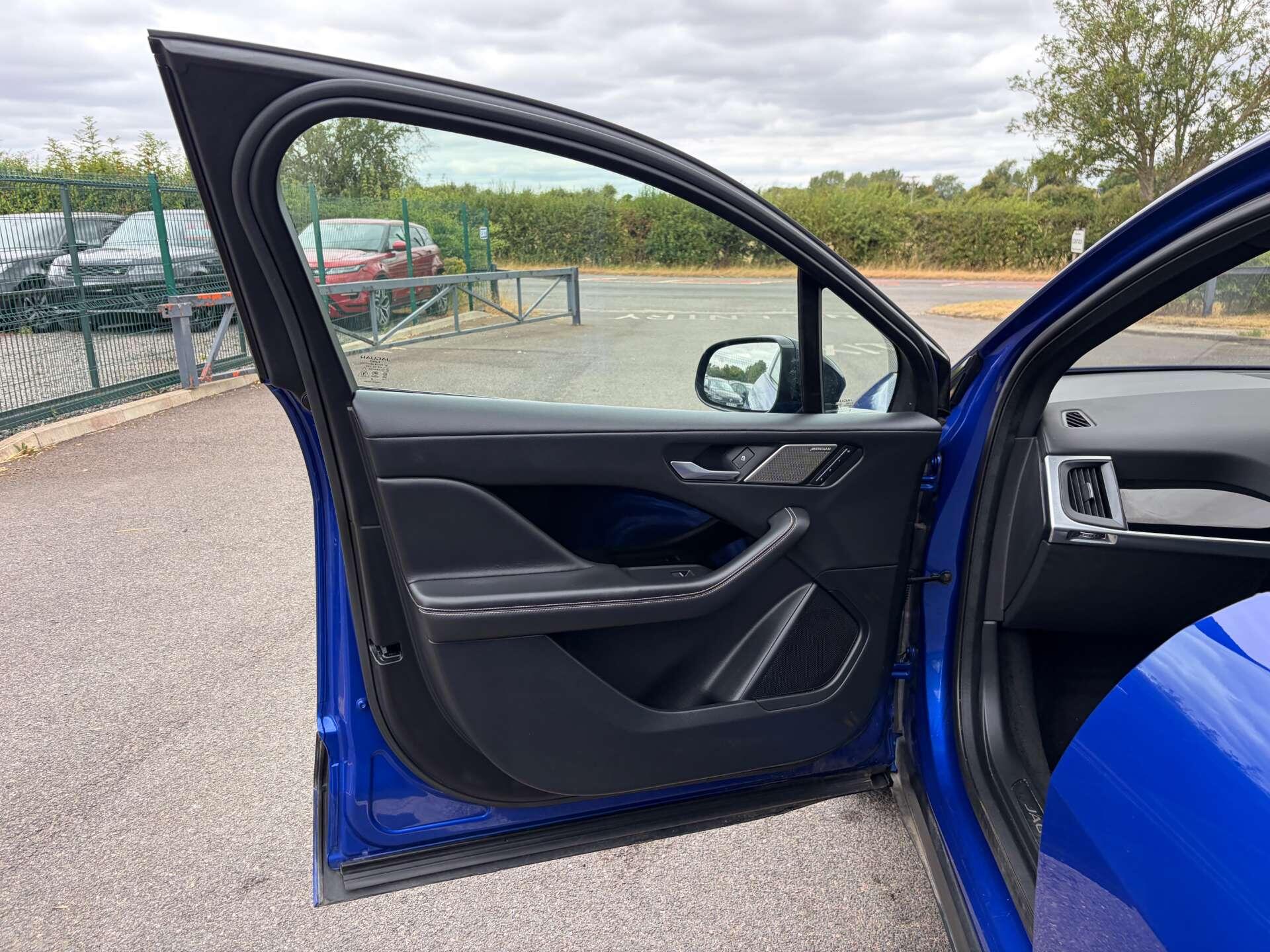 Jaguar I-Pace view 14