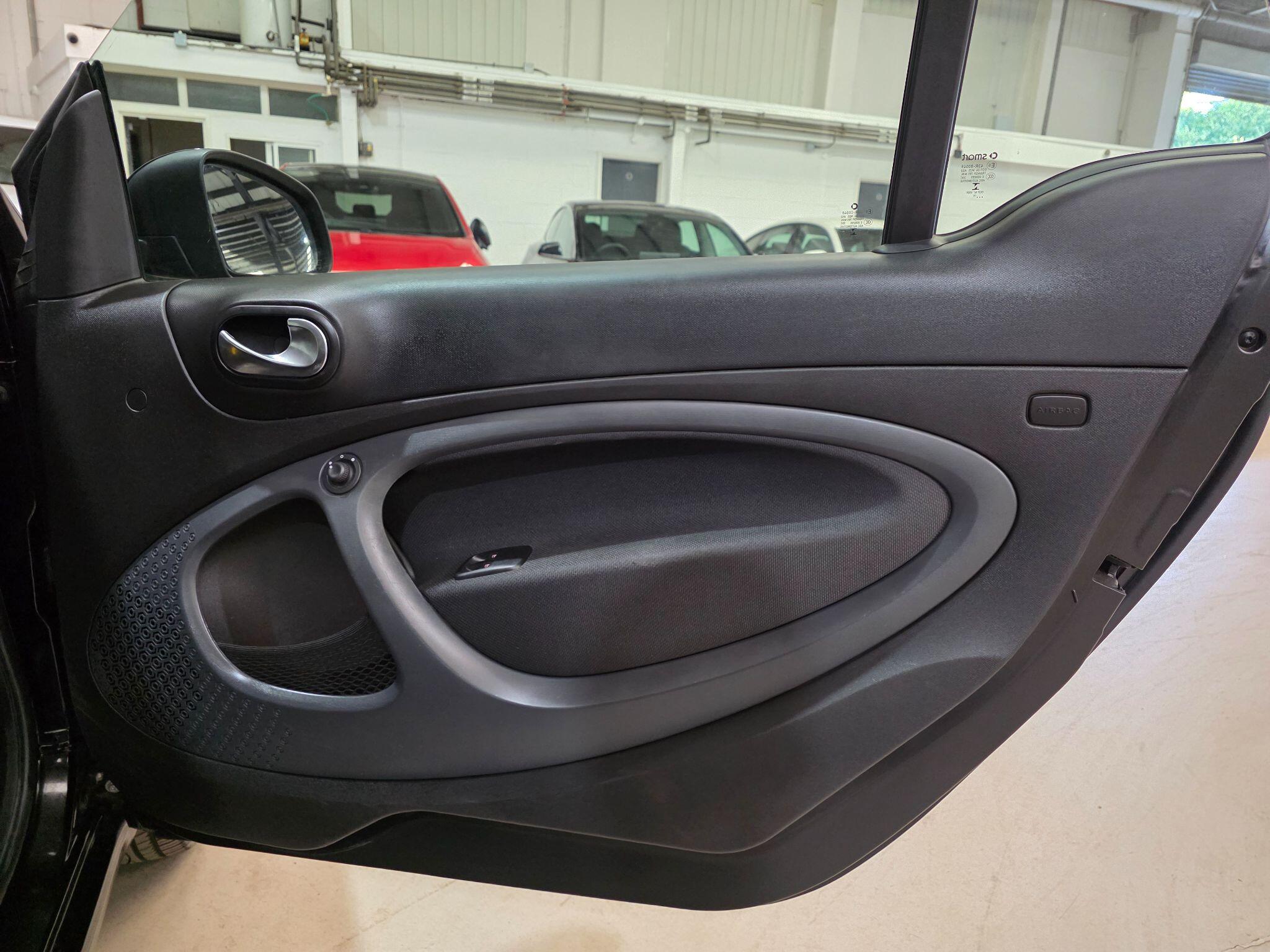 Smart Fortwo view 12