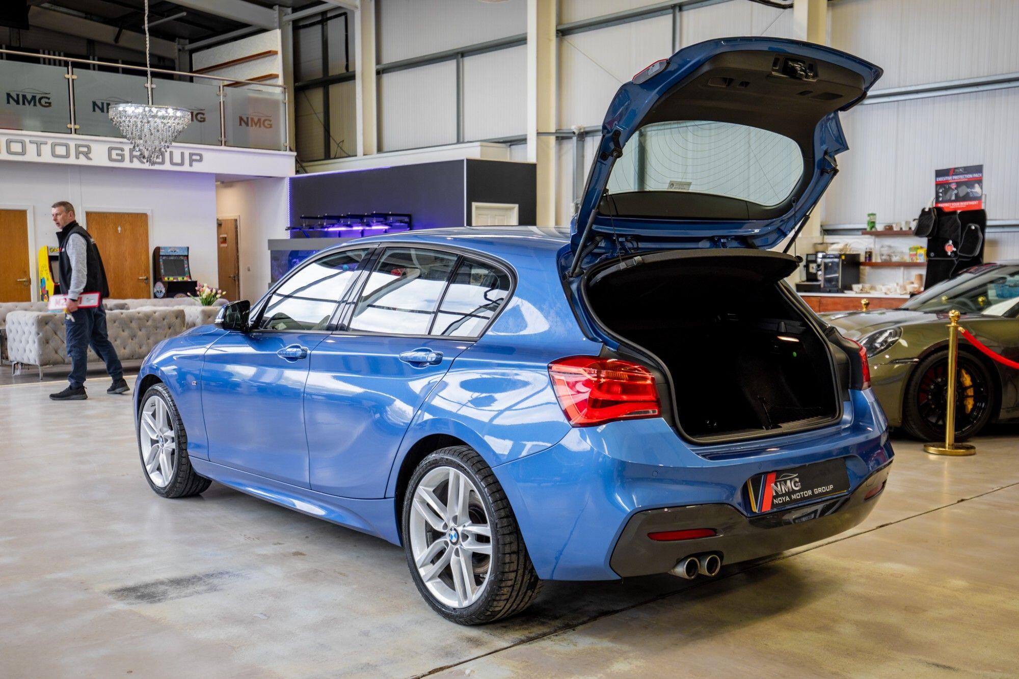 BMW 1 Series view 32