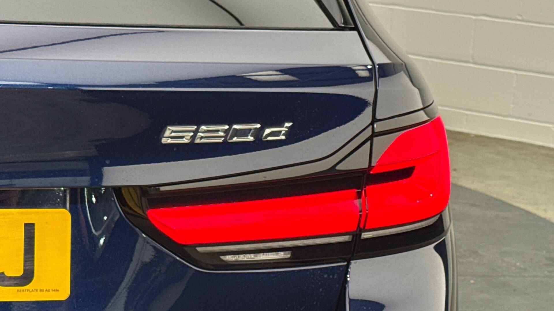 BMW 5 Series view 23
