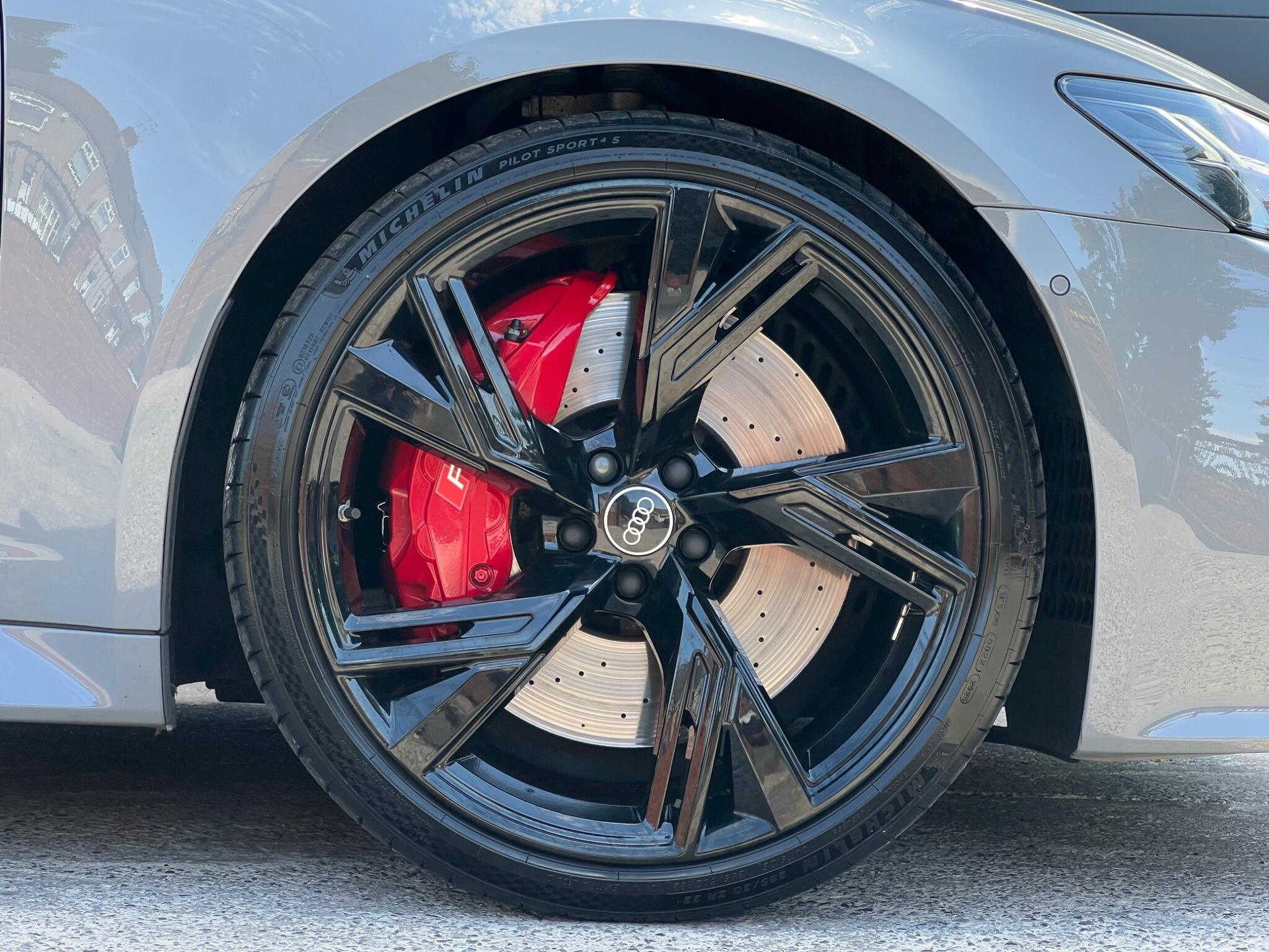 Audi RS6 view 9