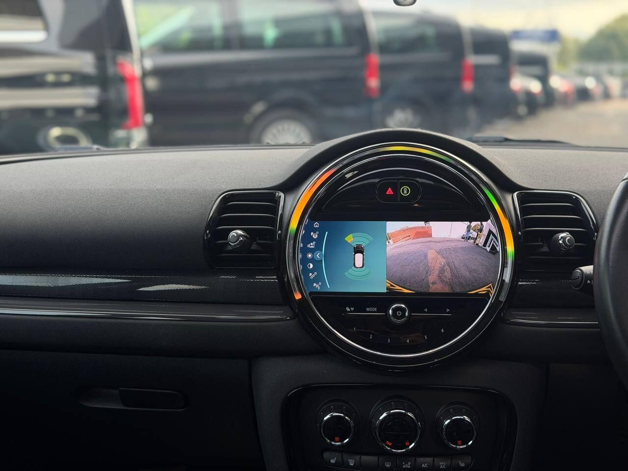 MINI Clubman view 20