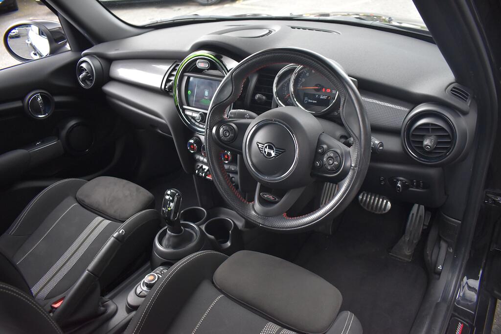 Mini Hatch view 10