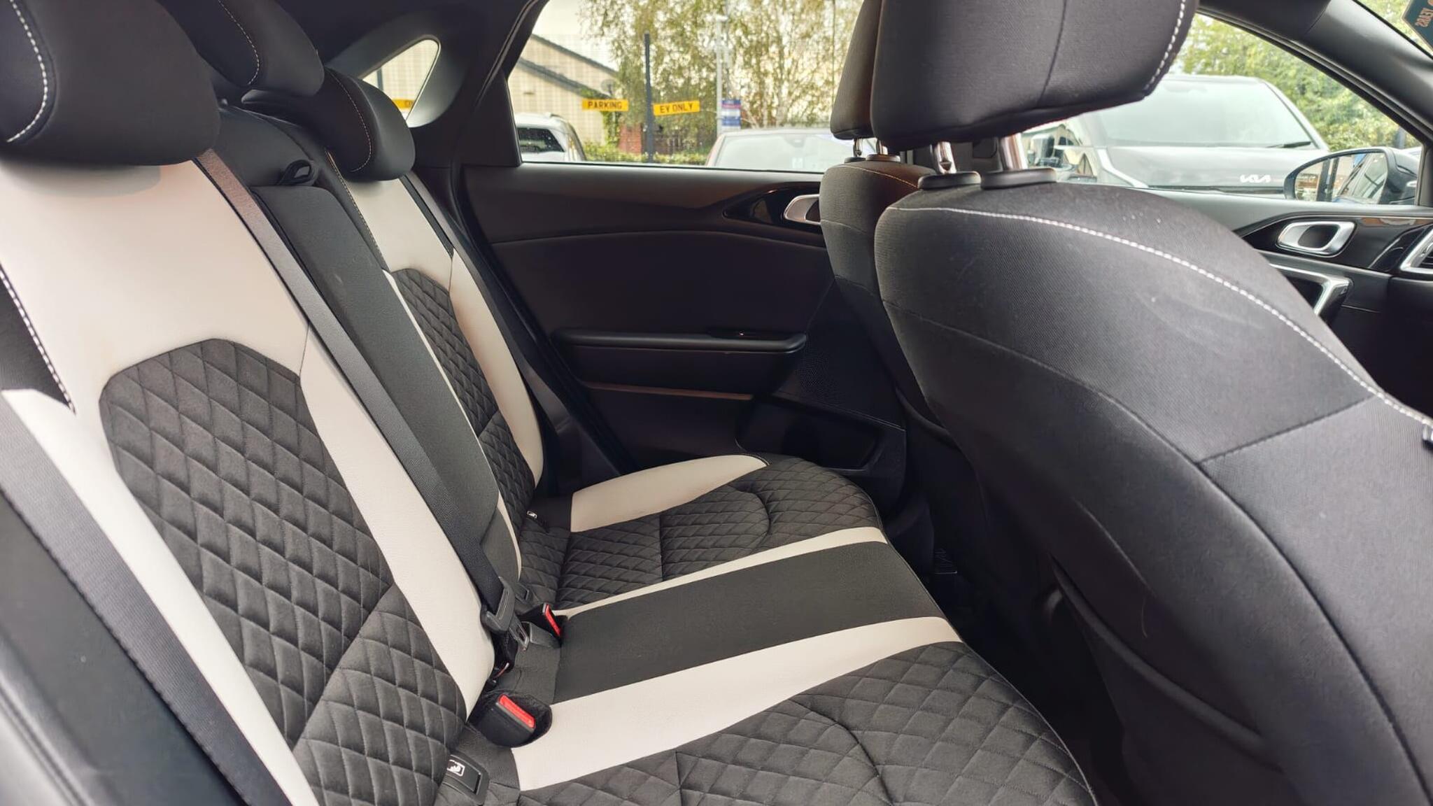 Kia Ceed view 22