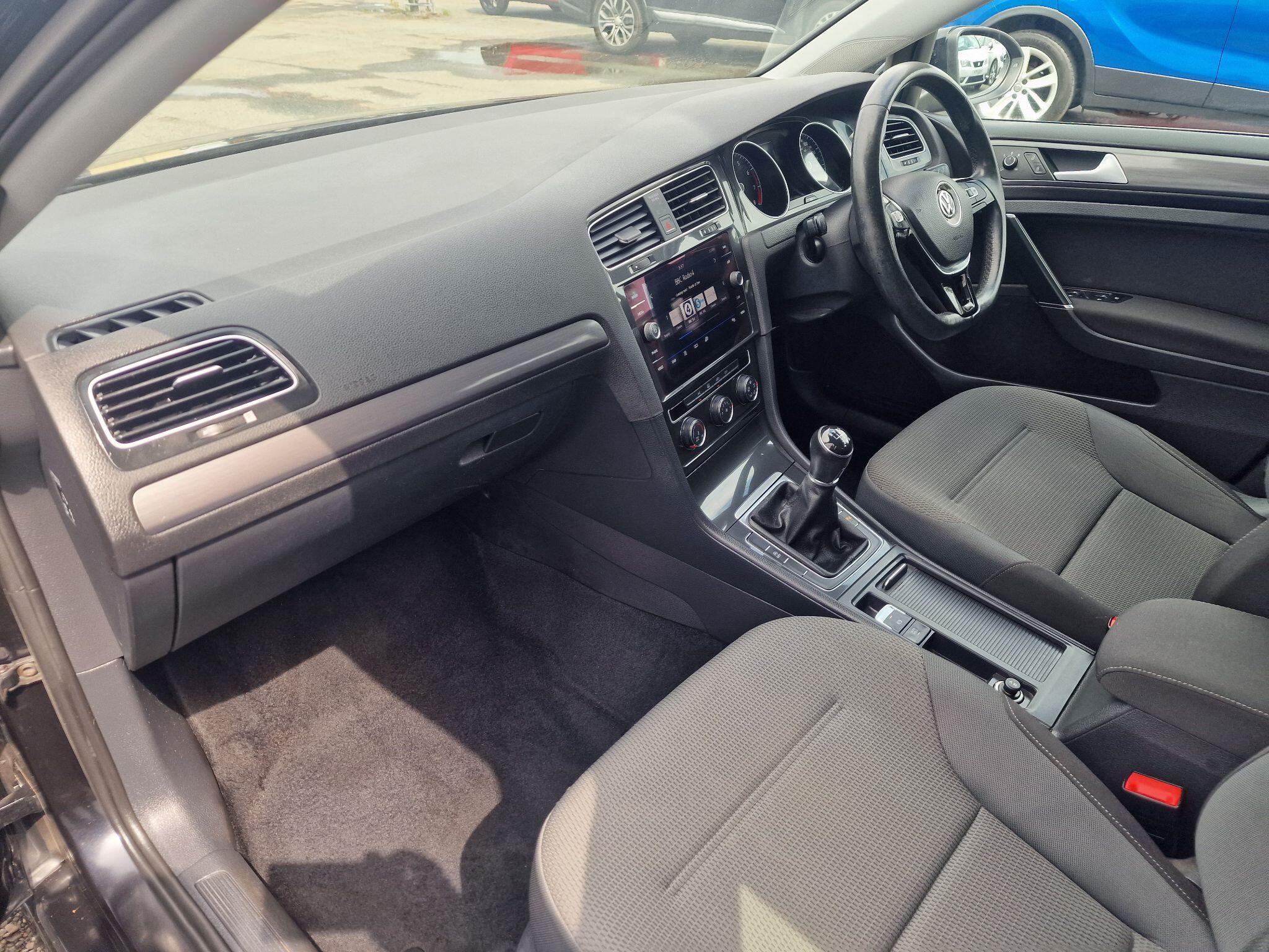 Volkswagen Golf view 22
