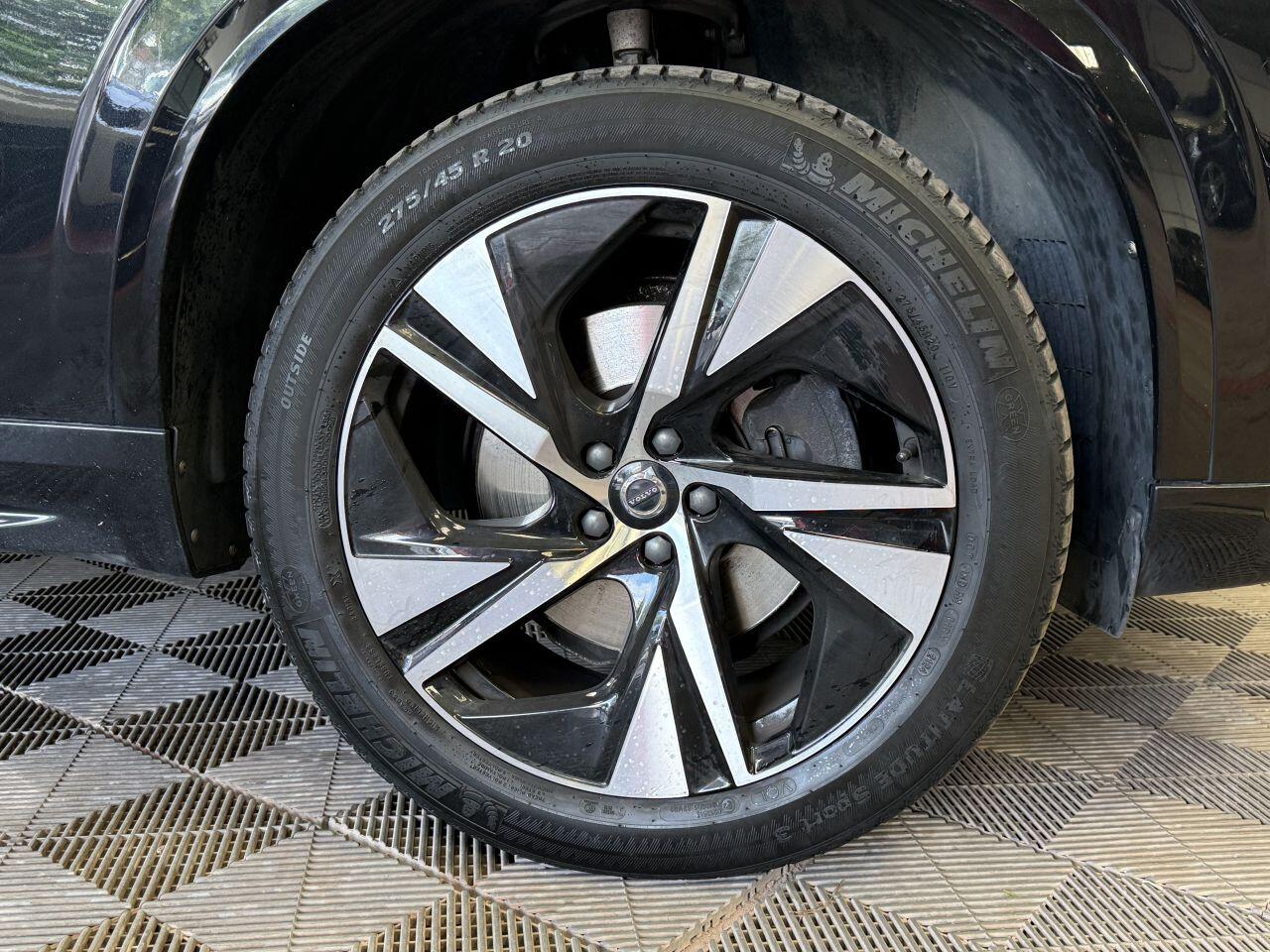 Volvo XC90 view 19