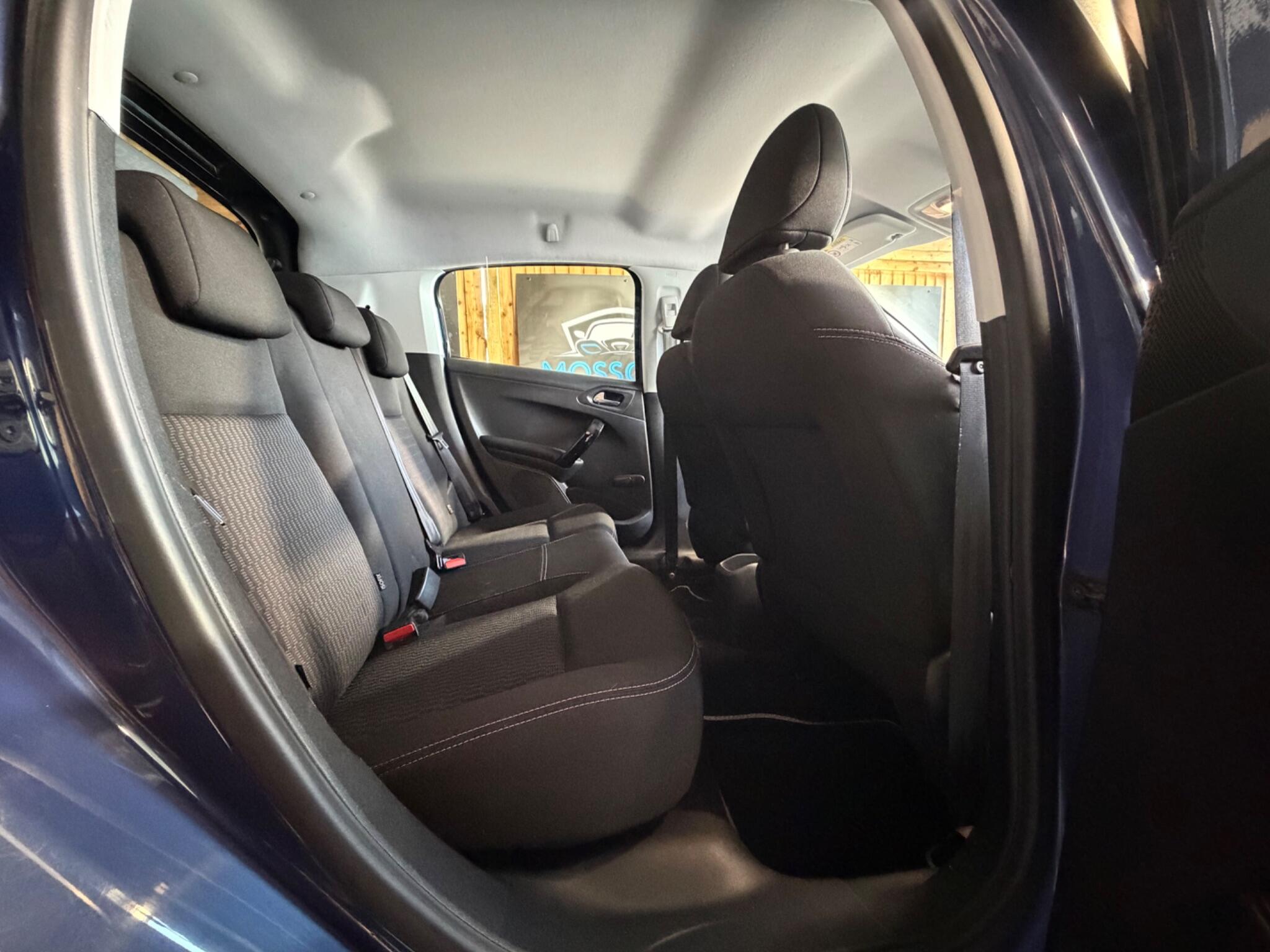 Peugeot 208 view 21