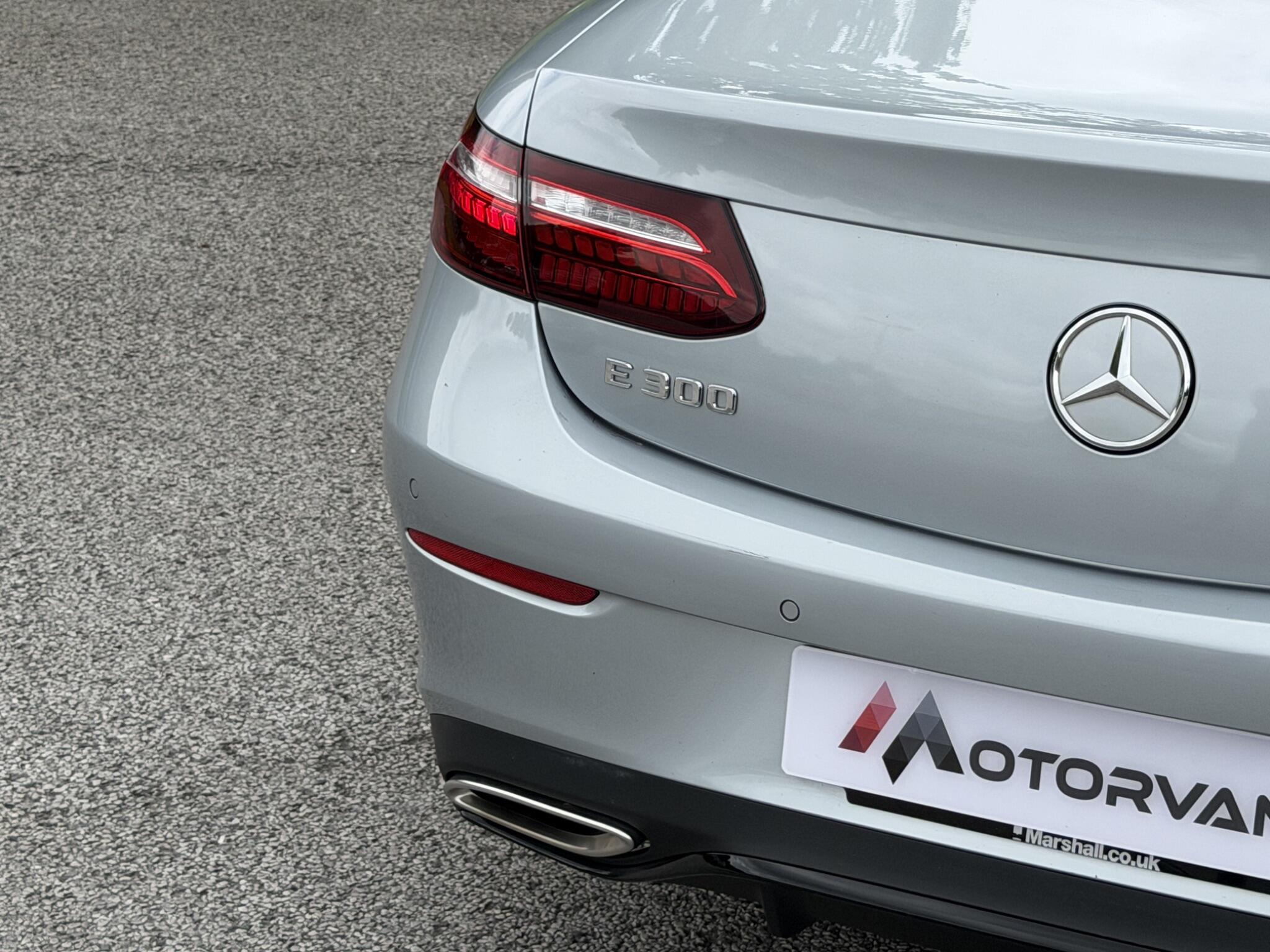 Mercedes-Benz E-Class view 12