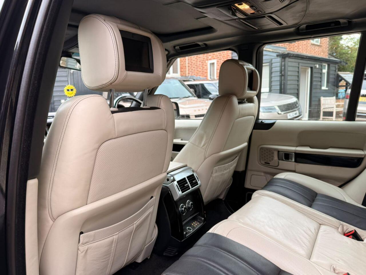 Land Rover Range Rover view 14
