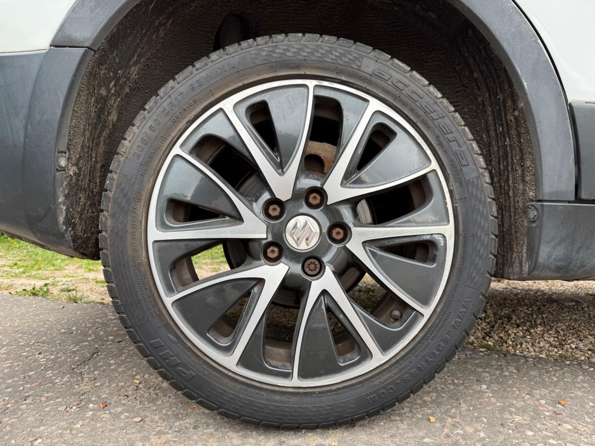 Suzuki SX4 S-Cross view 17