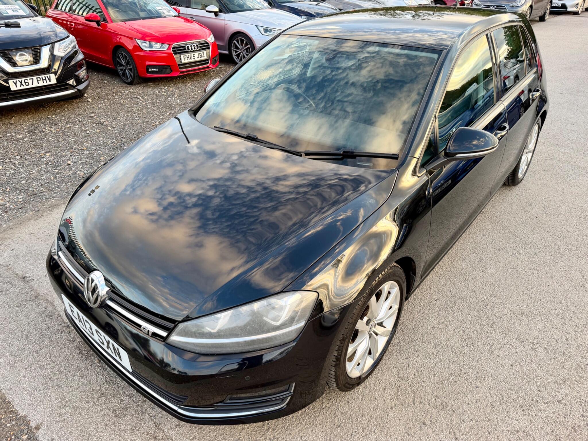 Volkswagen Golf view 4