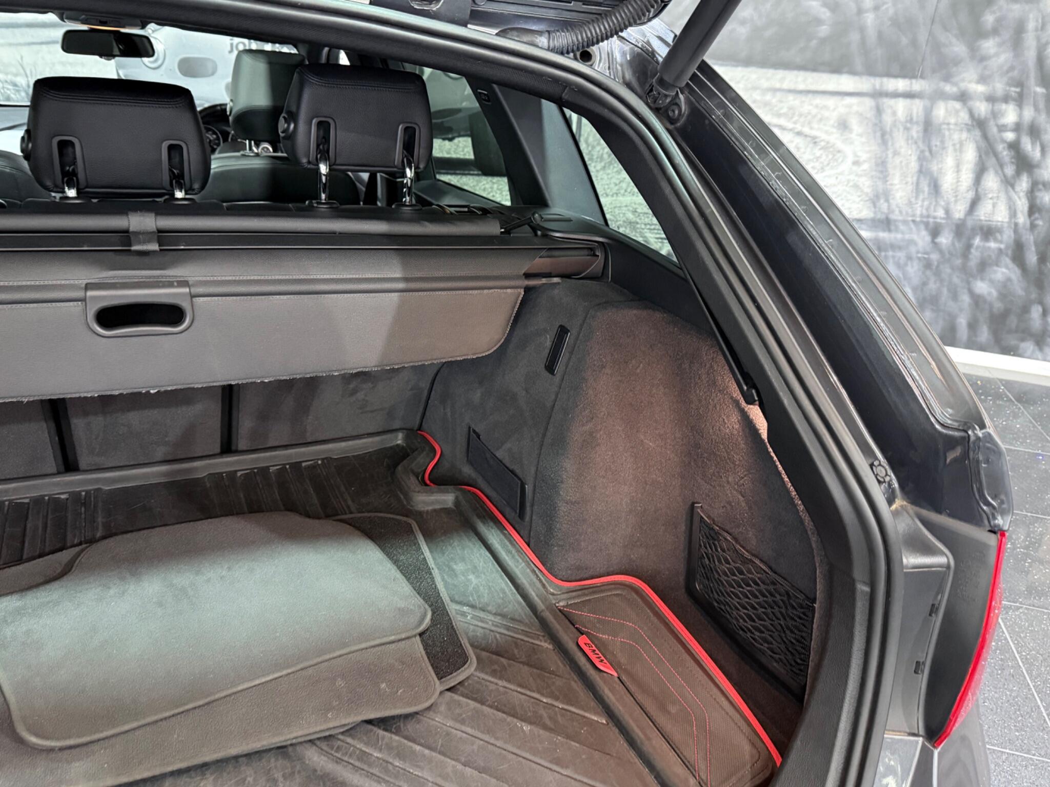 BMW 3 Series view 24