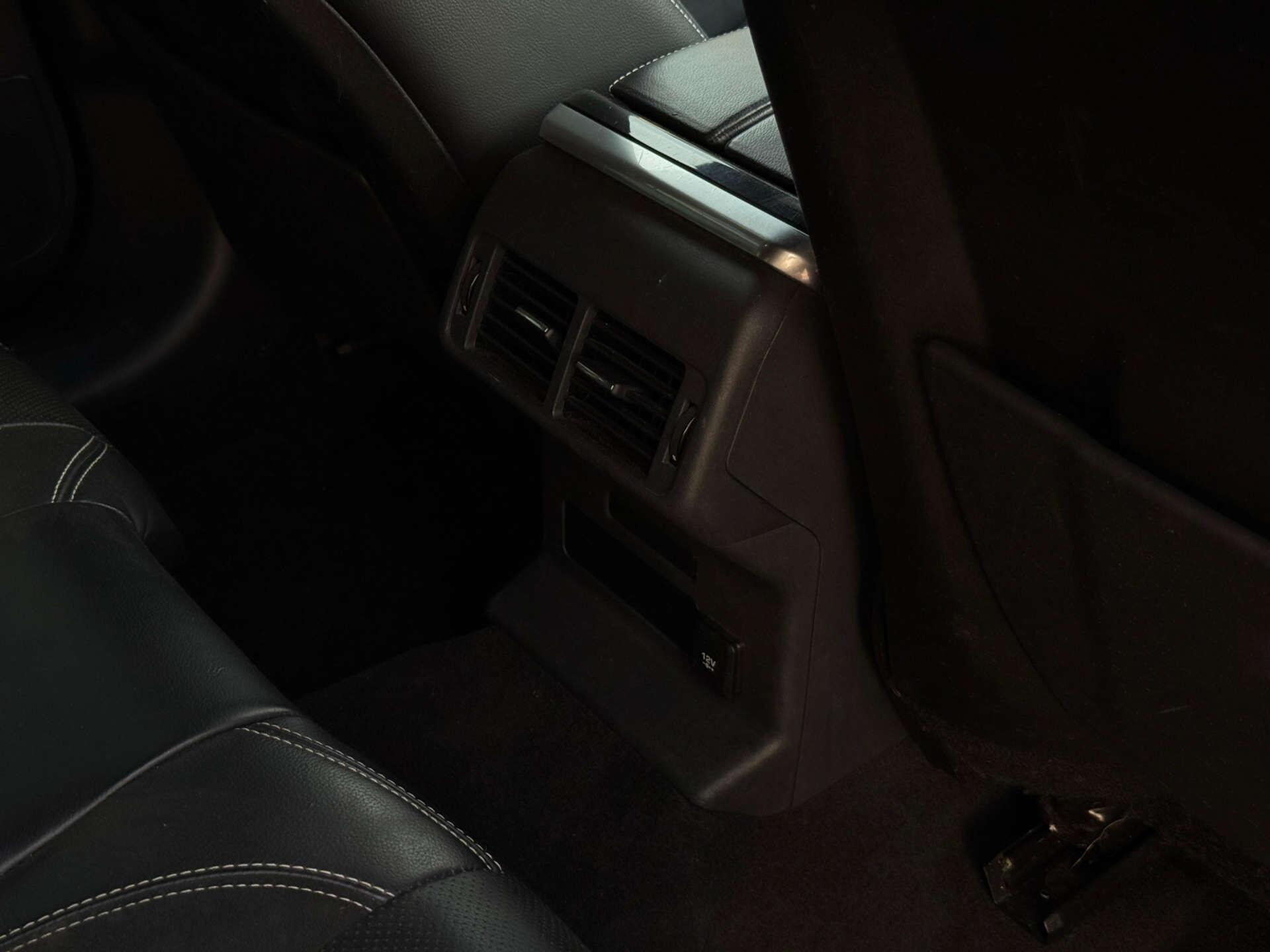 Land Rover Range Rover Velar view 32