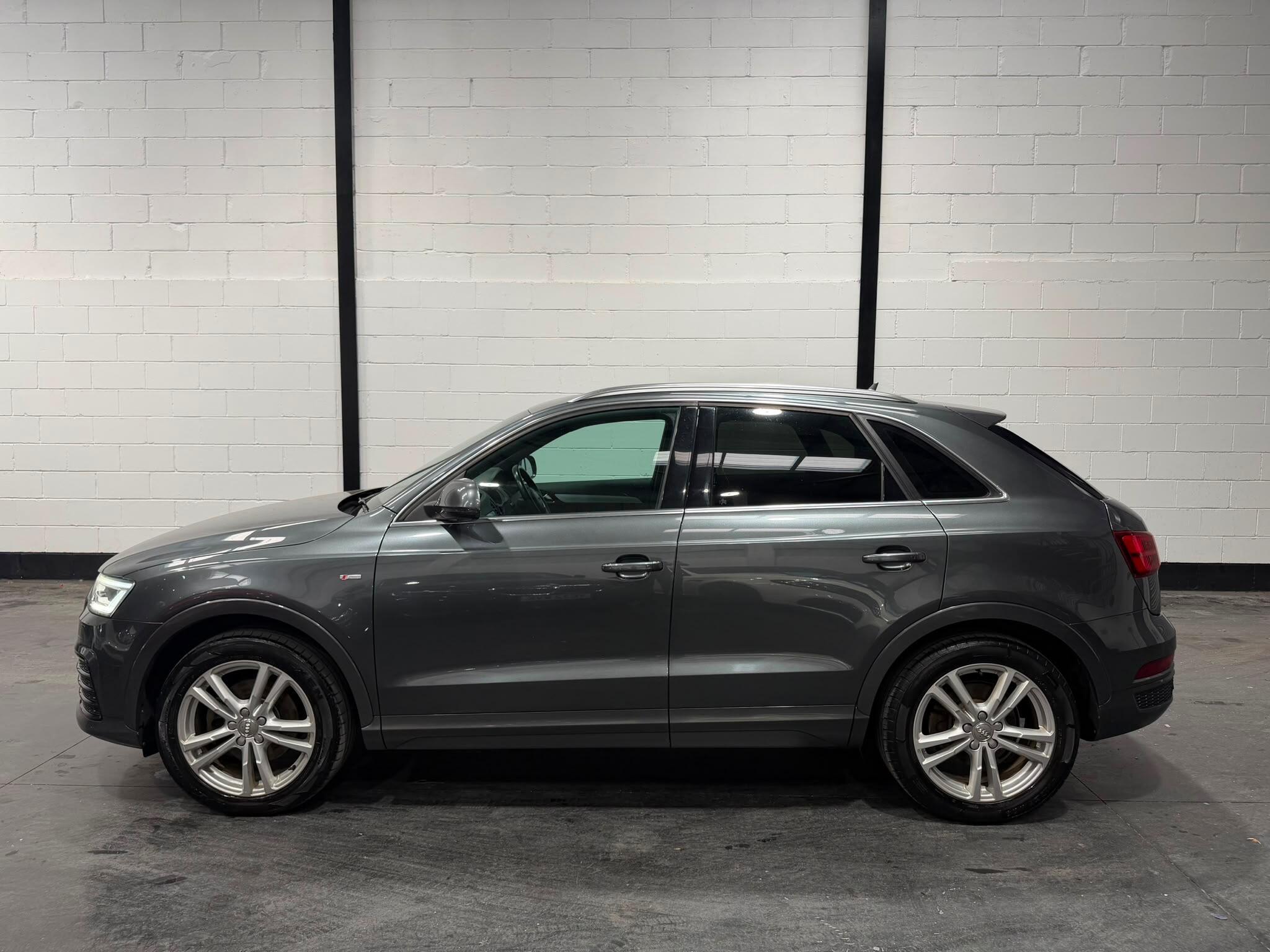 Audi Q3 view 9