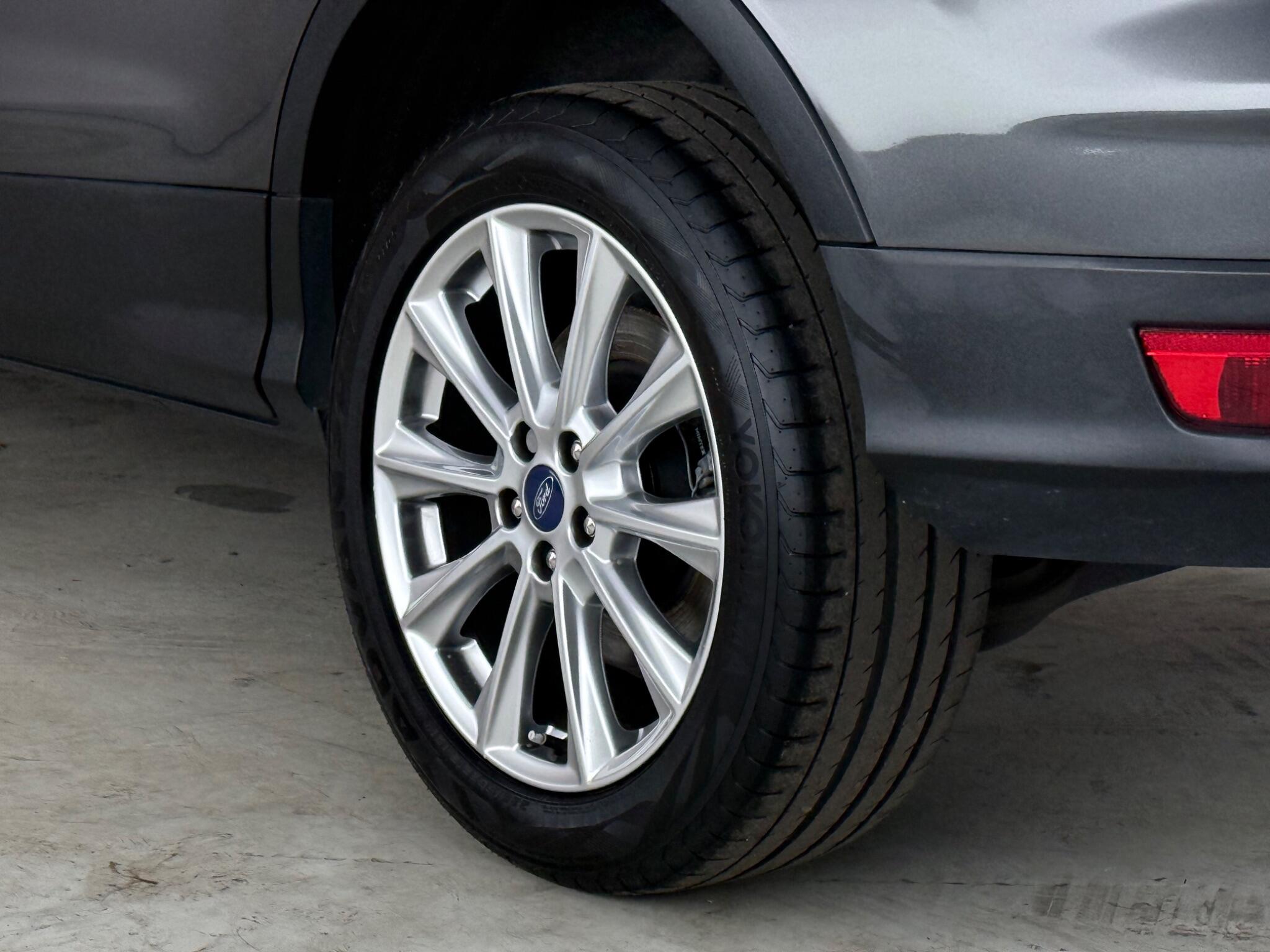 Ford Kuga view 9