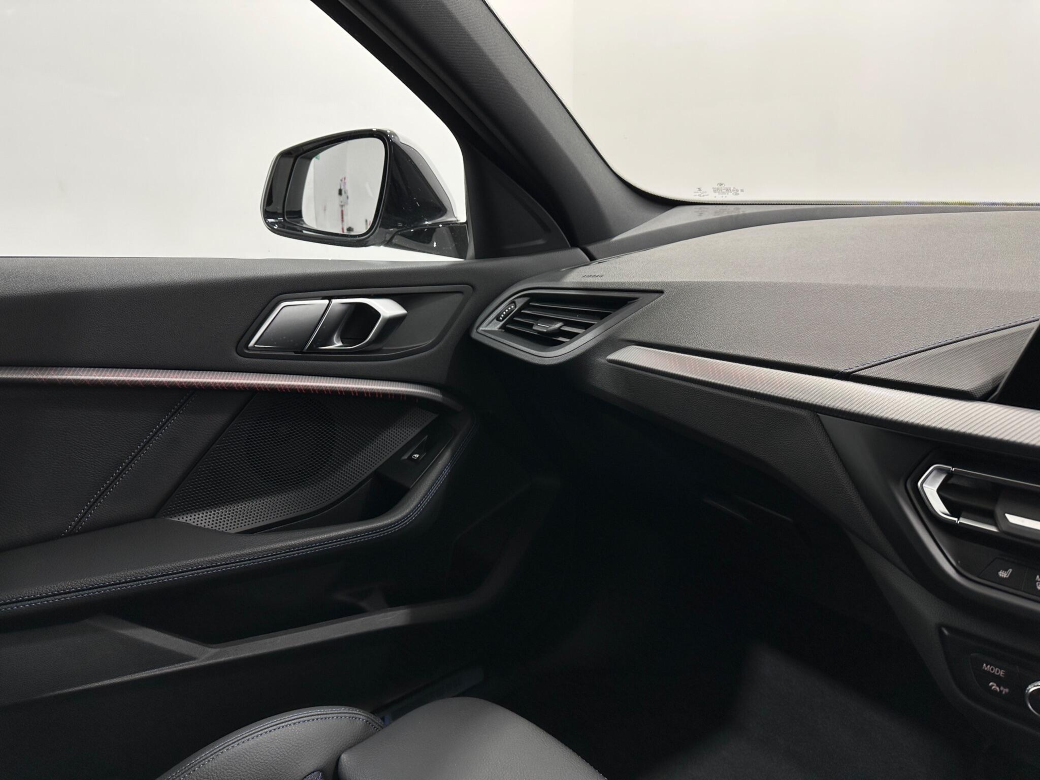 BMW 1 Series view 27