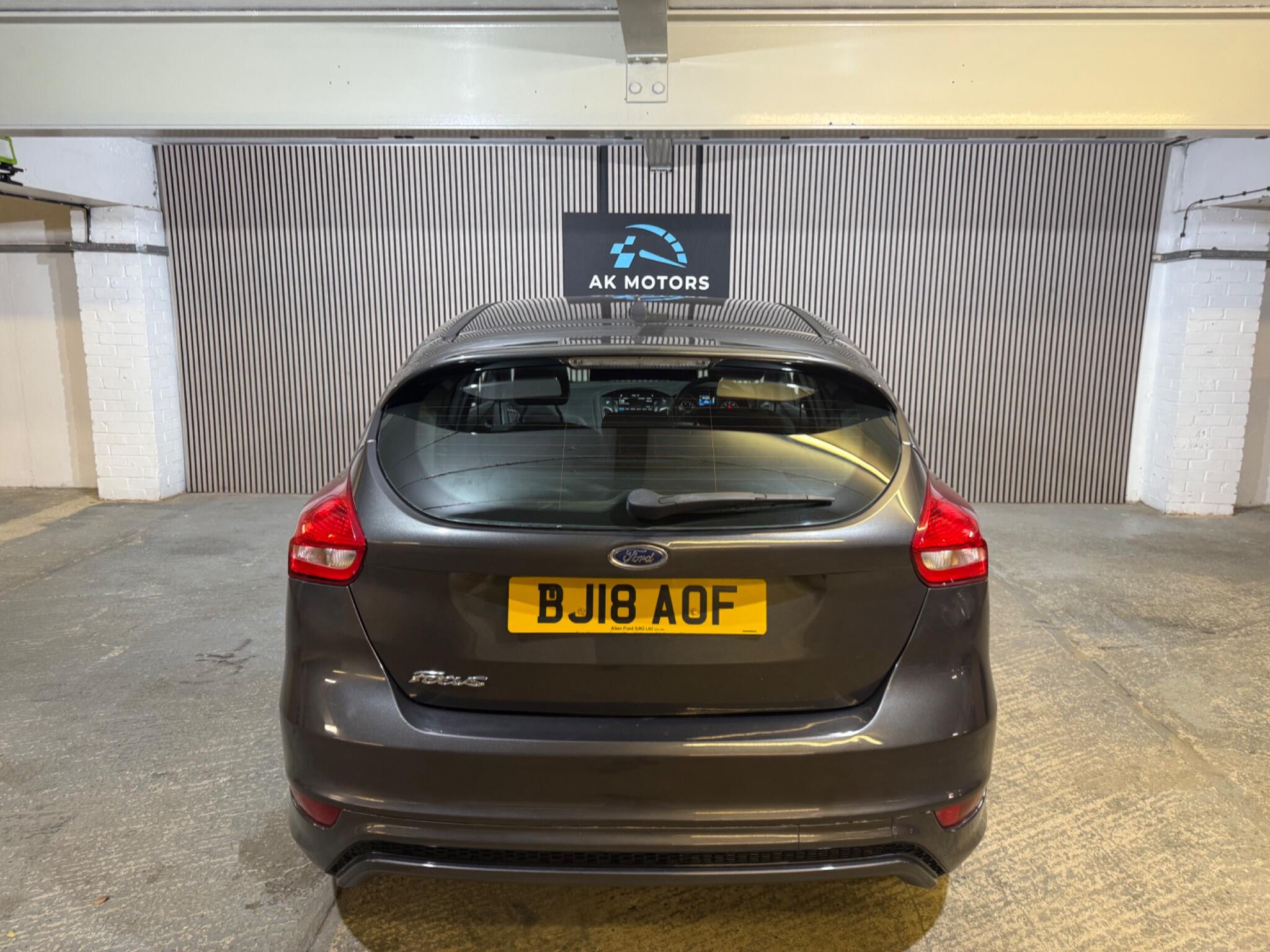 2018 Ford Focus 1.0T EcoBoost ST-Line Euro 6 (s/s) 5dr • 87,000 miles image 9