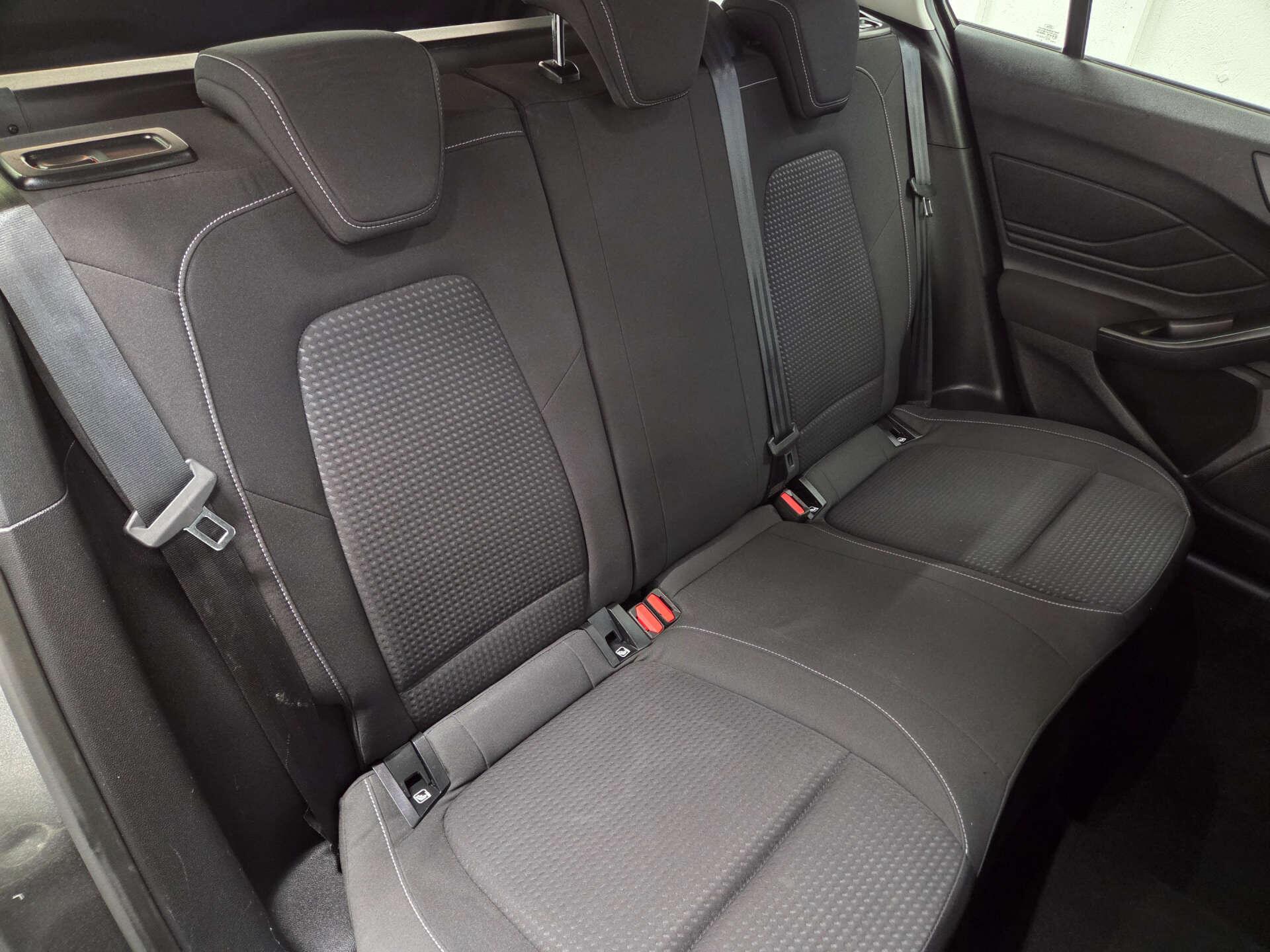 Ford Focus view 17