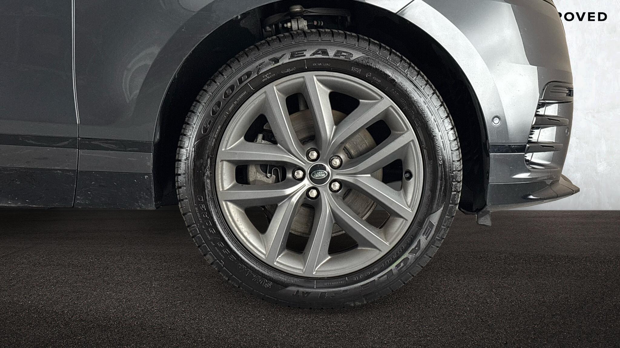 Land Rover Range Rover Velar view 8