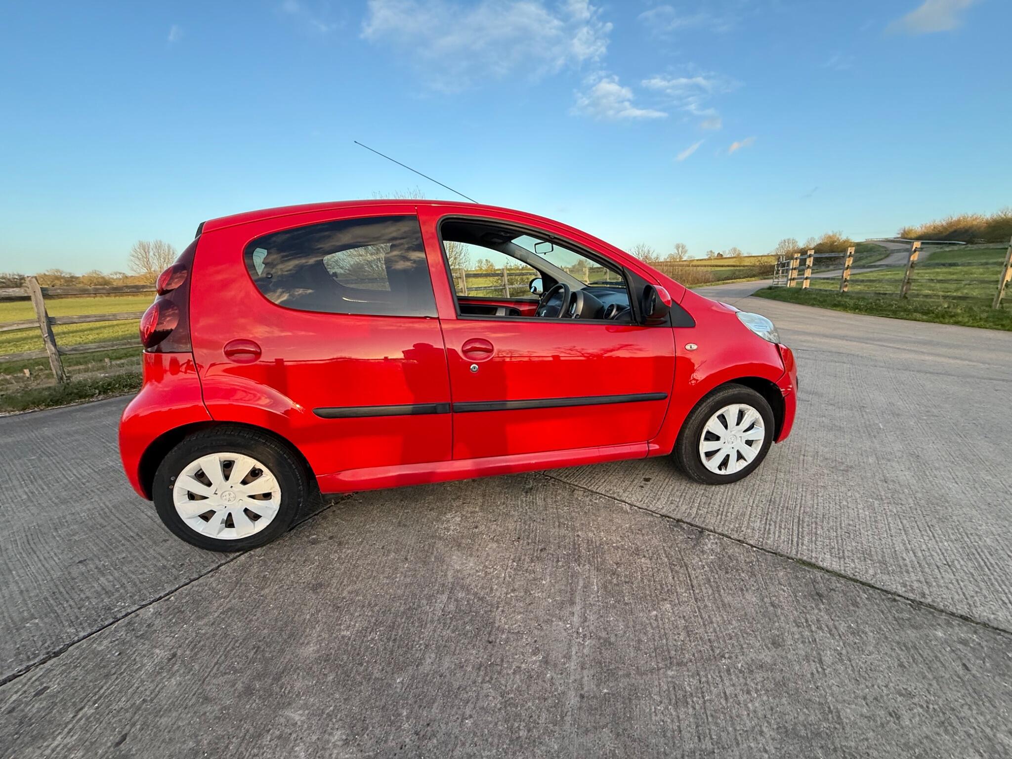 Peugeot 107 1.0 12V Active Euro 5 5dr — photo 25 of 86