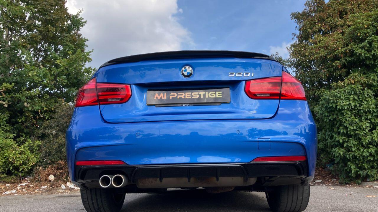 BMW 3 Series view 34