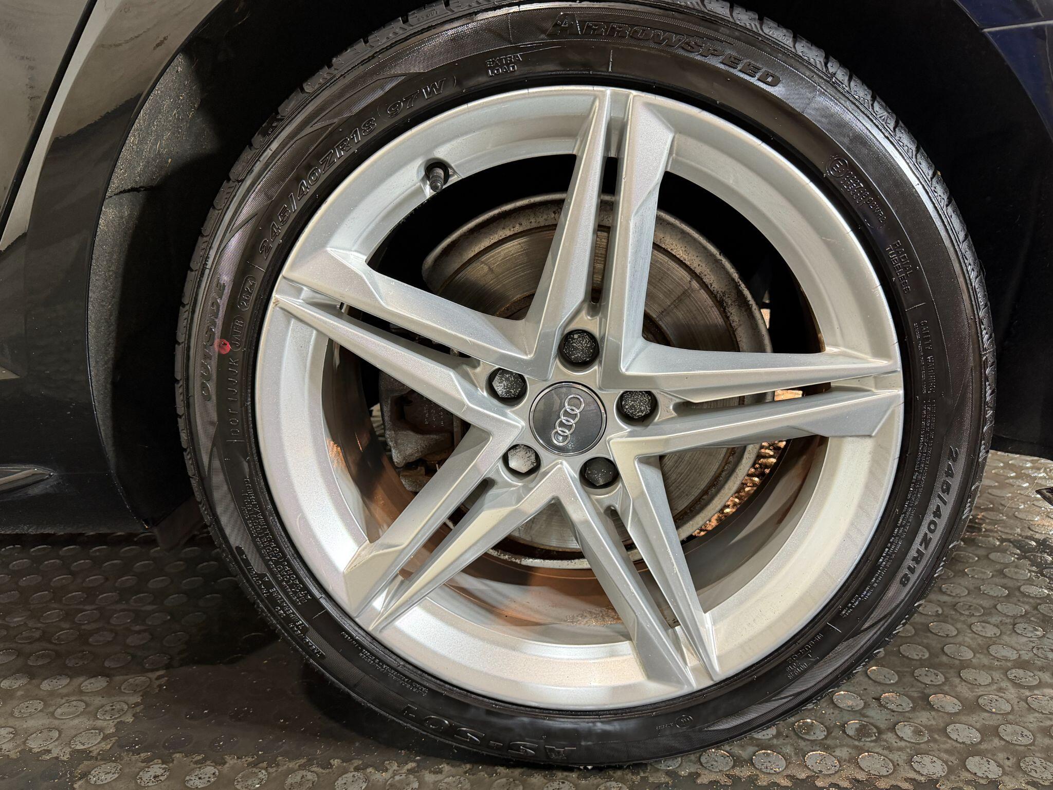 Audi A4 view 28