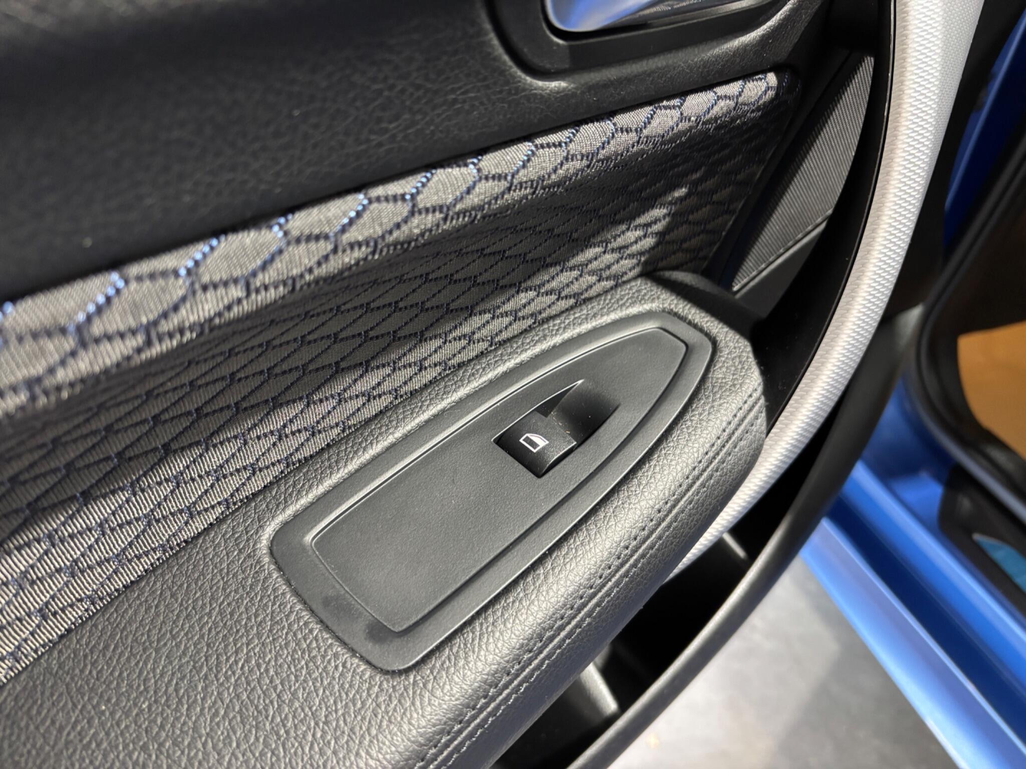 BMW 1 Series view 19