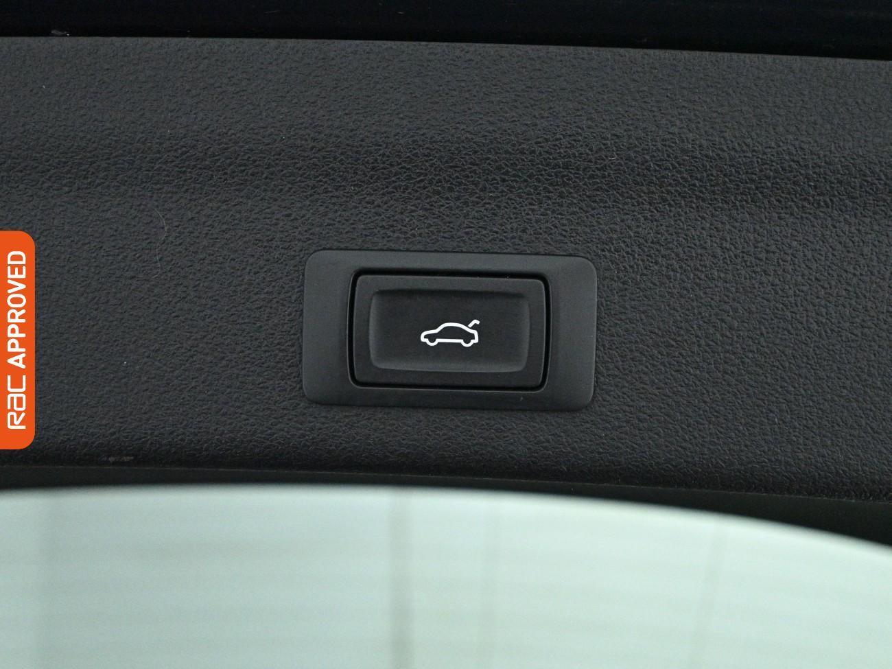 Audi A6 view 26