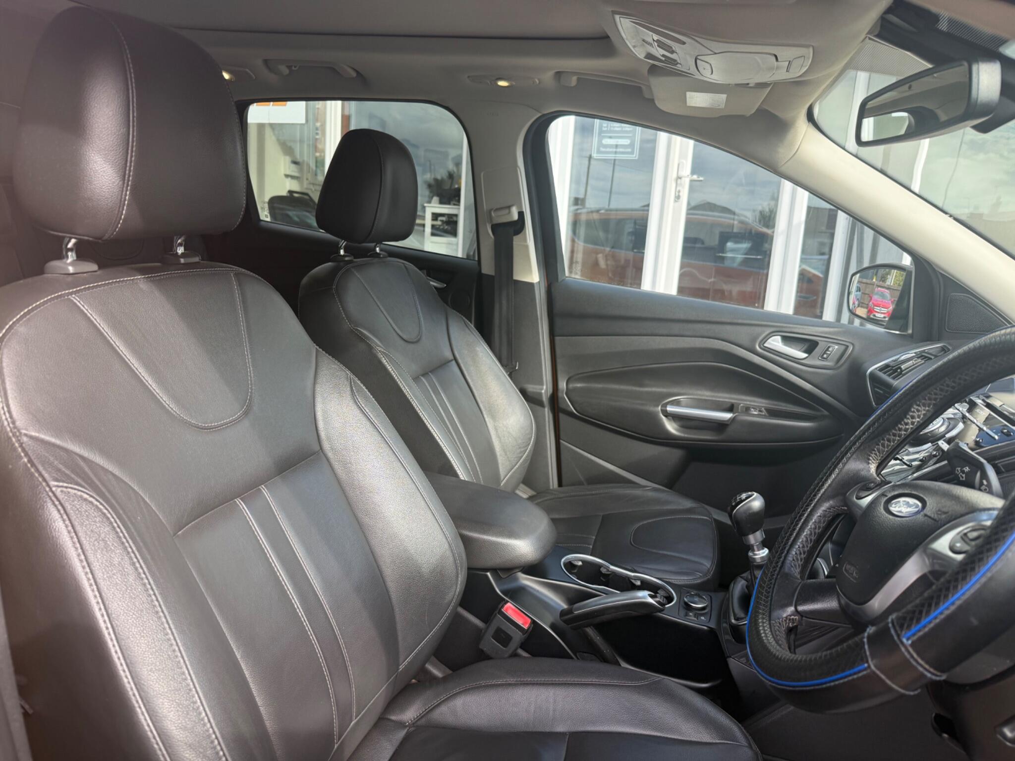 Ford Kuga view 10