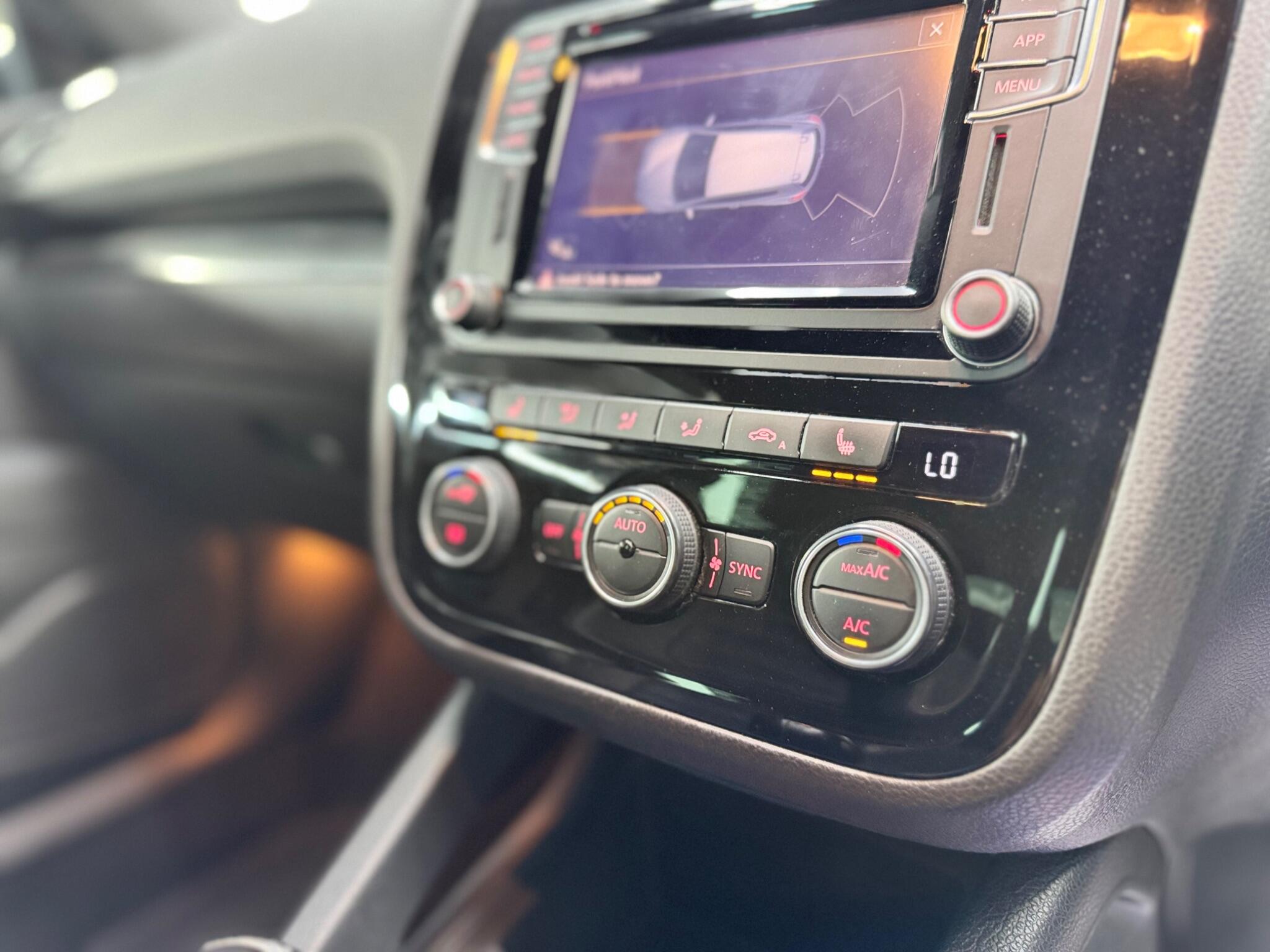 Volkswagen Scirocco view 39