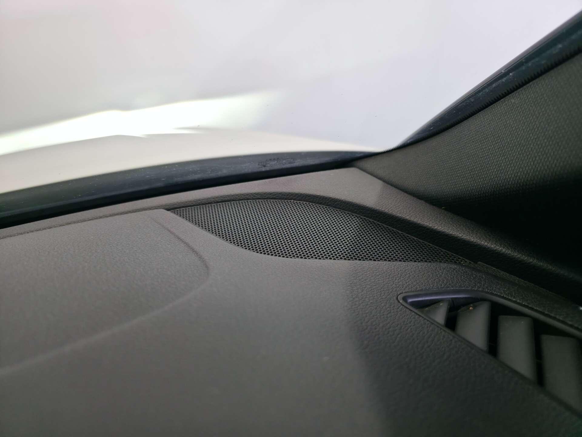 Audi A4 view 32