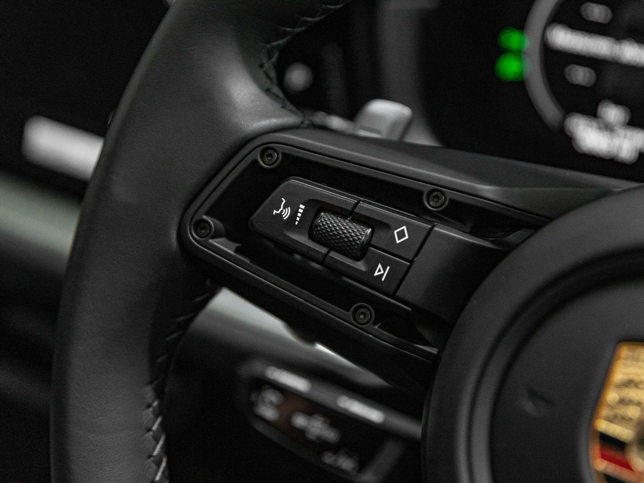 Porsche Cayenne view 15