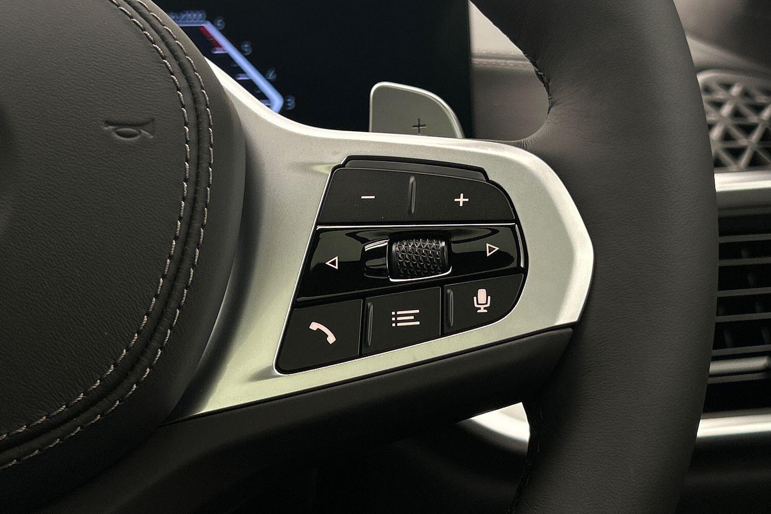 BMW X7 view 18