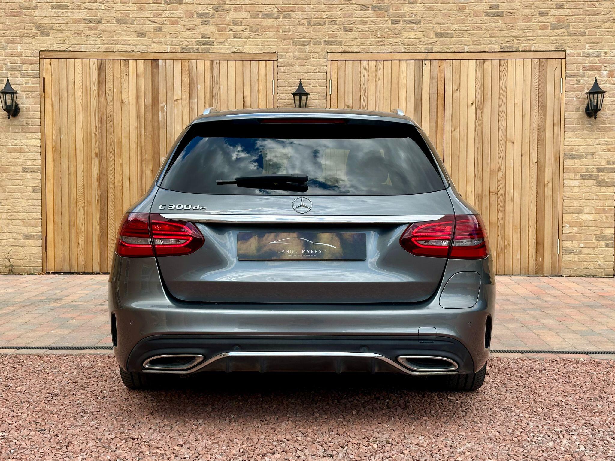 Mercedes-Benz C Class view 5