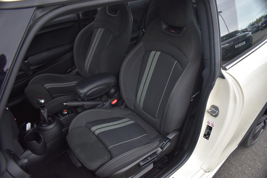 Mini Cooper view 36