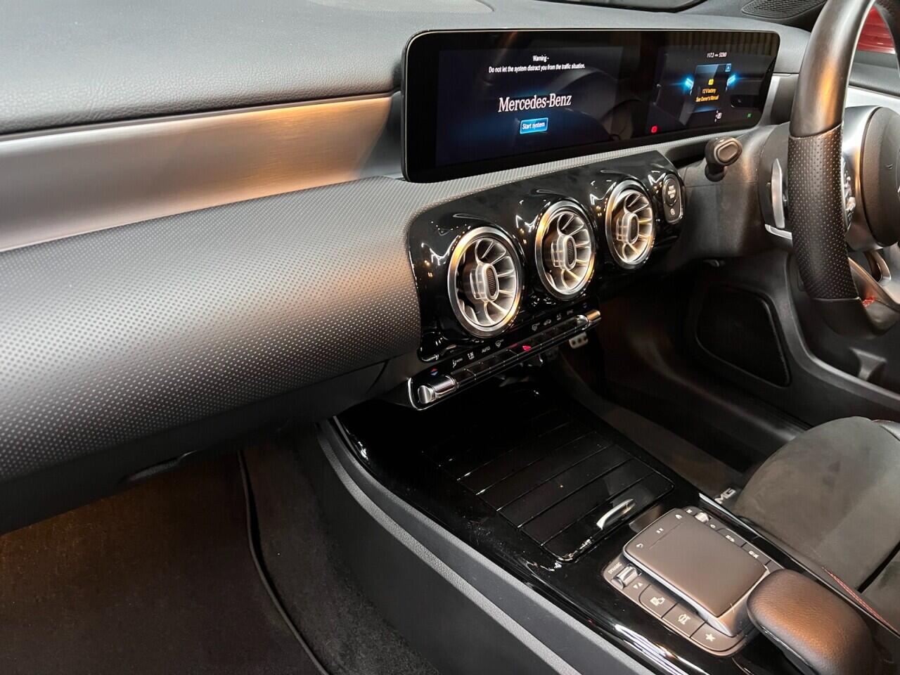 Mercedes-Benz A-Class view 32