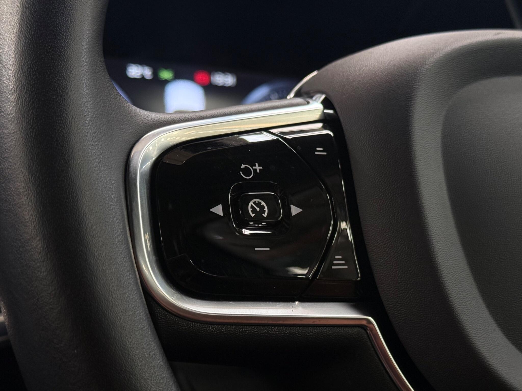 Volvo S90 view 15