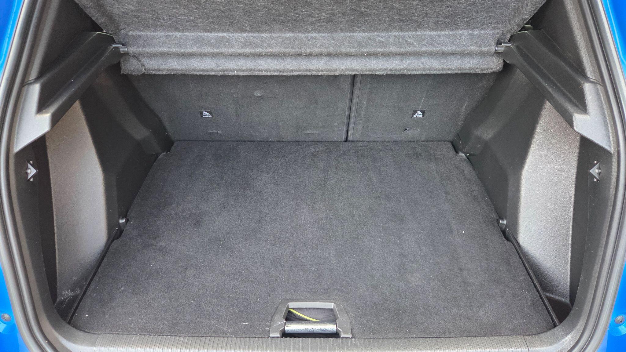 Peugeot e-2008 view 22