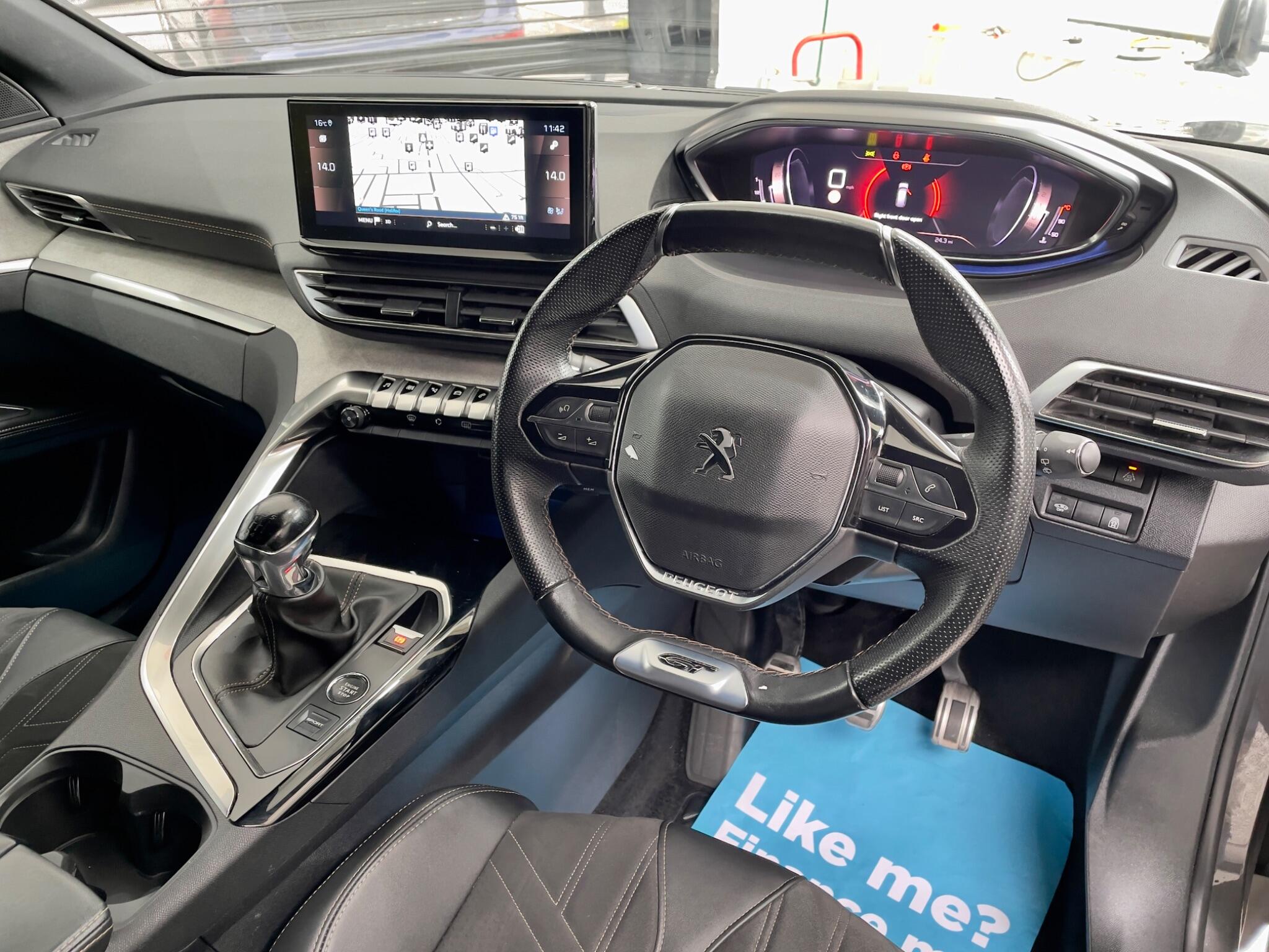 Peugeot 5008 view 6