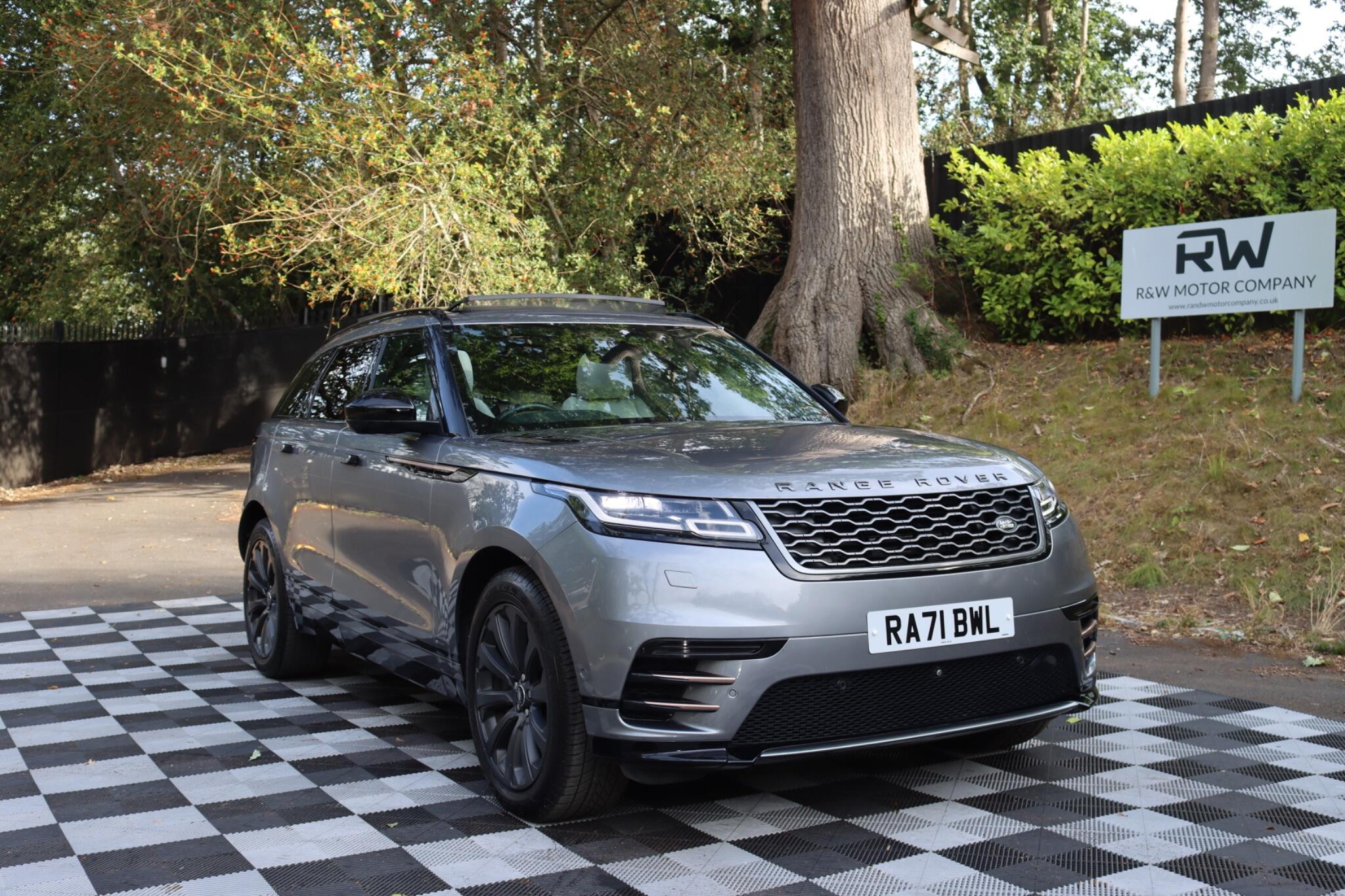Land Rover Range Rover Velar view 36