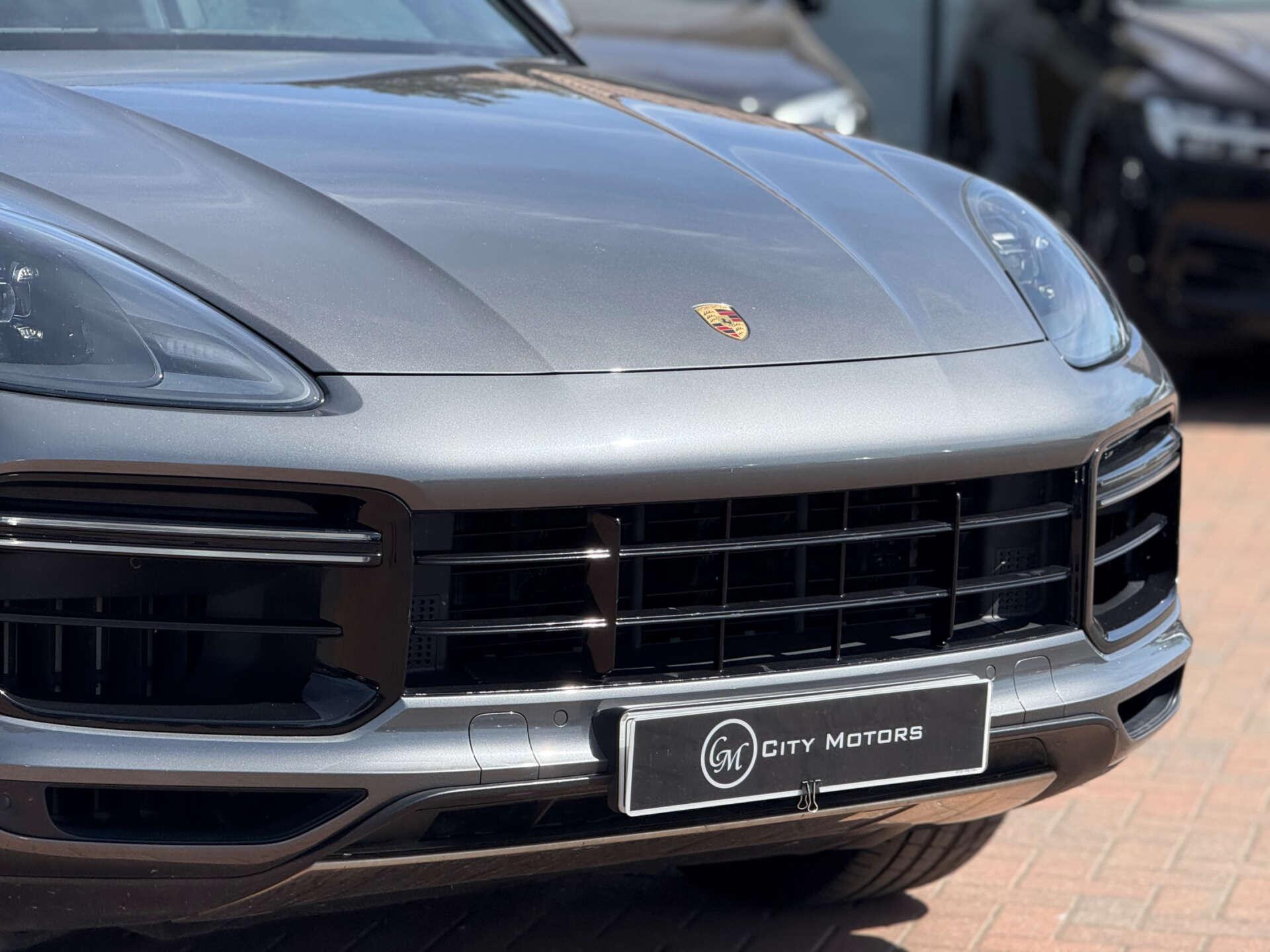 Porsche Cayenne view 13