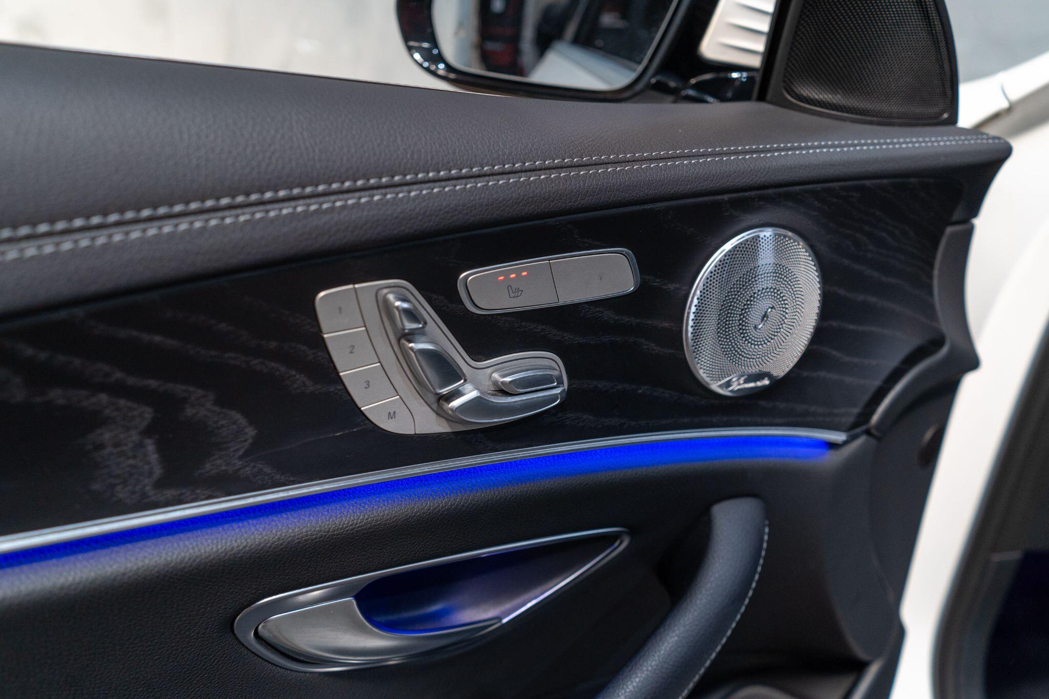 Mercedes-Benz E-Class view 44