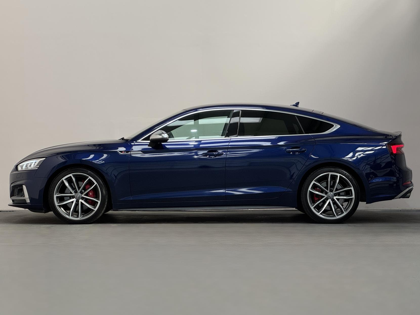 Audi S5 view 7