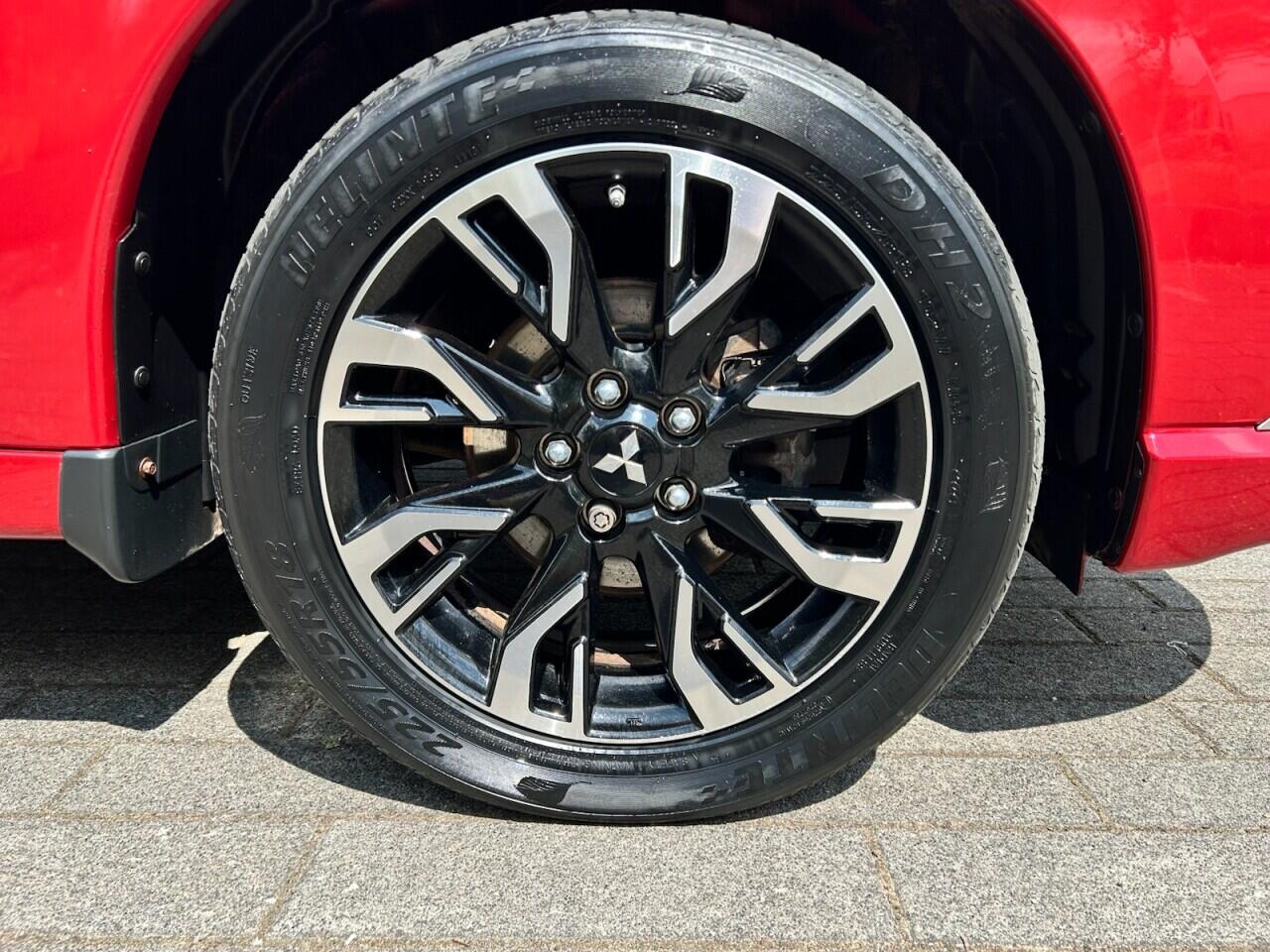 Mitsubishi Outlander view 37